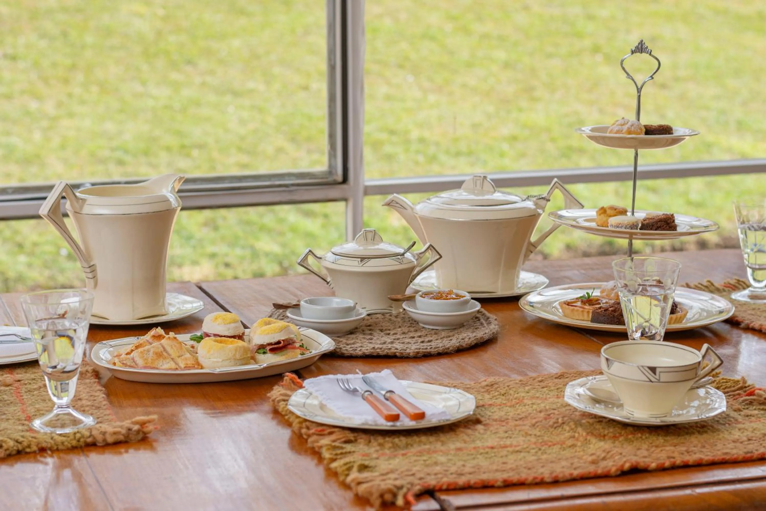 Coffee/tea facilities in Los Ponchos Hotel