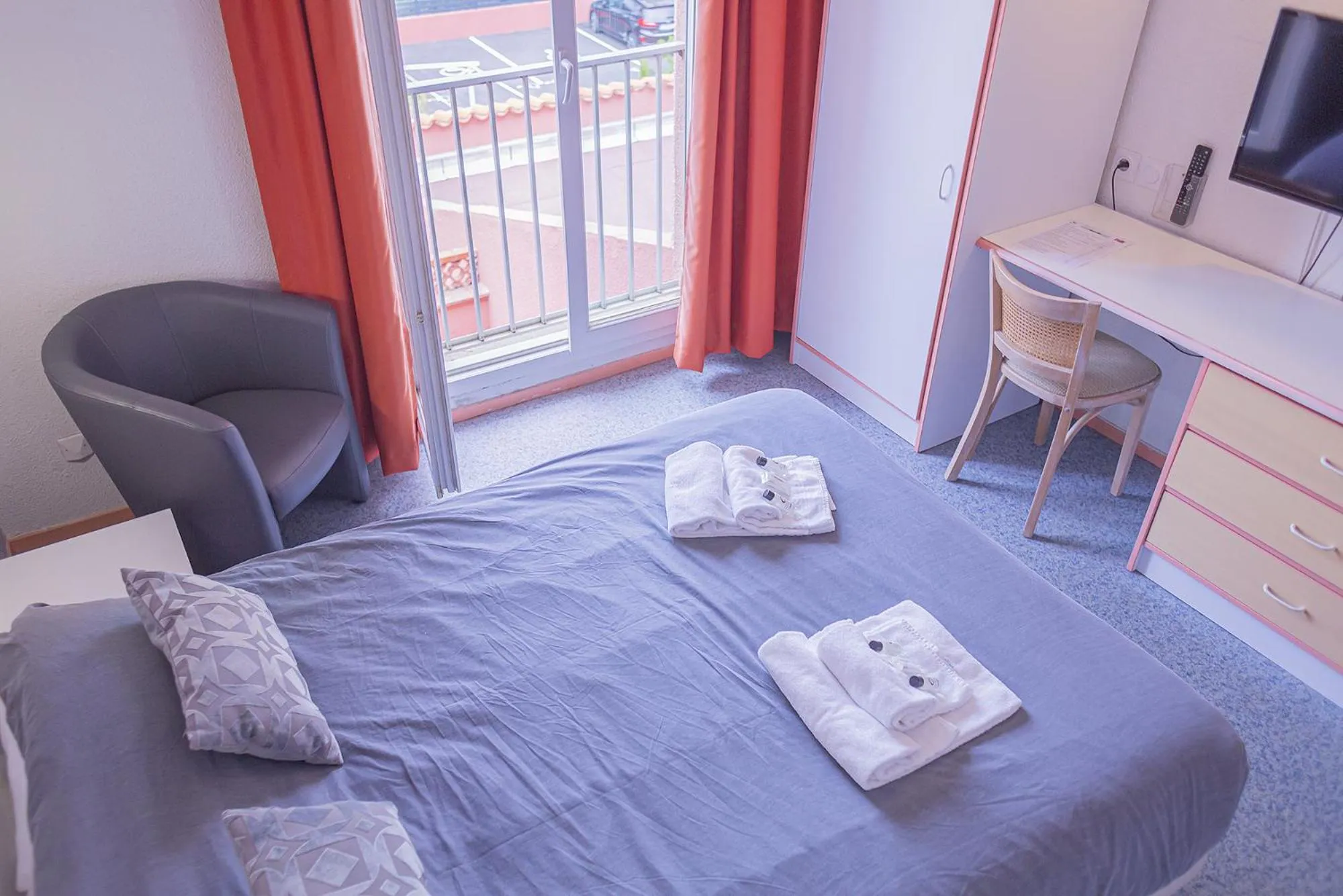 Bed in The Originals City, Relax'Otel & Spa, Le Barcarès