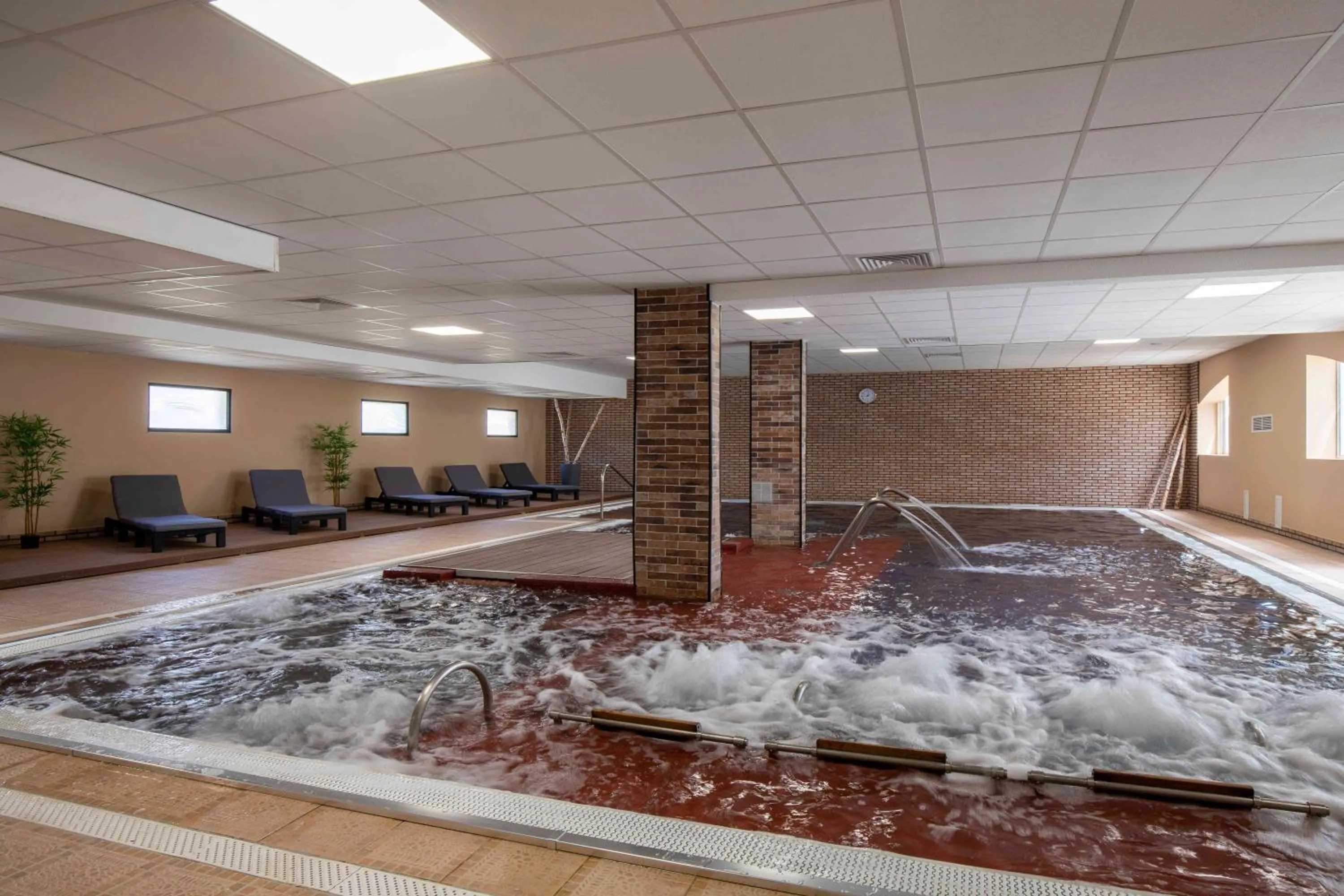 Spa and wellness centre/facilities in The Originals City, Relax'Otel & Spa, Le Barcarès