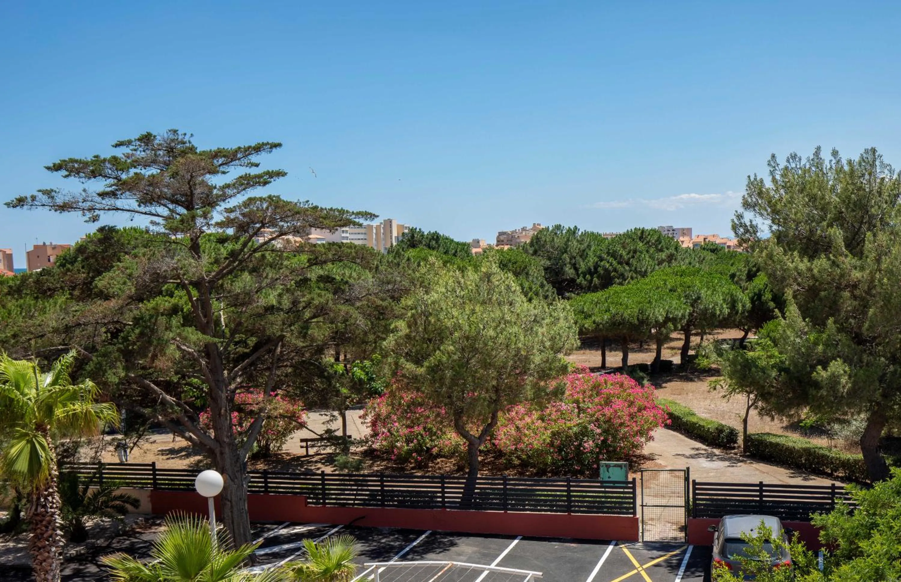 Garden view in The Originals City, Relax'Otel & Spa, Le Barcarès
