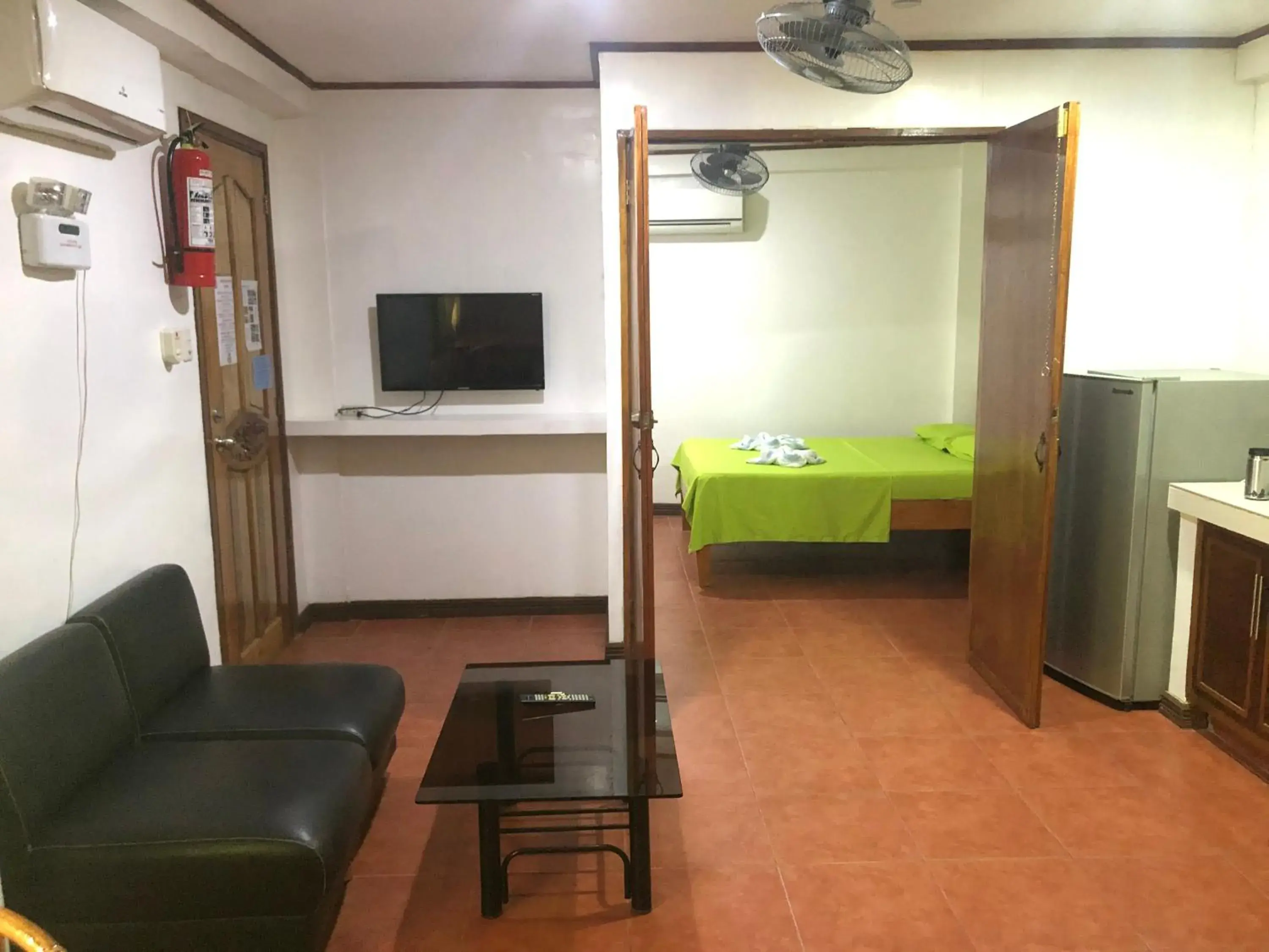 Living room, Bed in Badladz Staycation Condos Living room, Bed in Badladz Staycation Condos