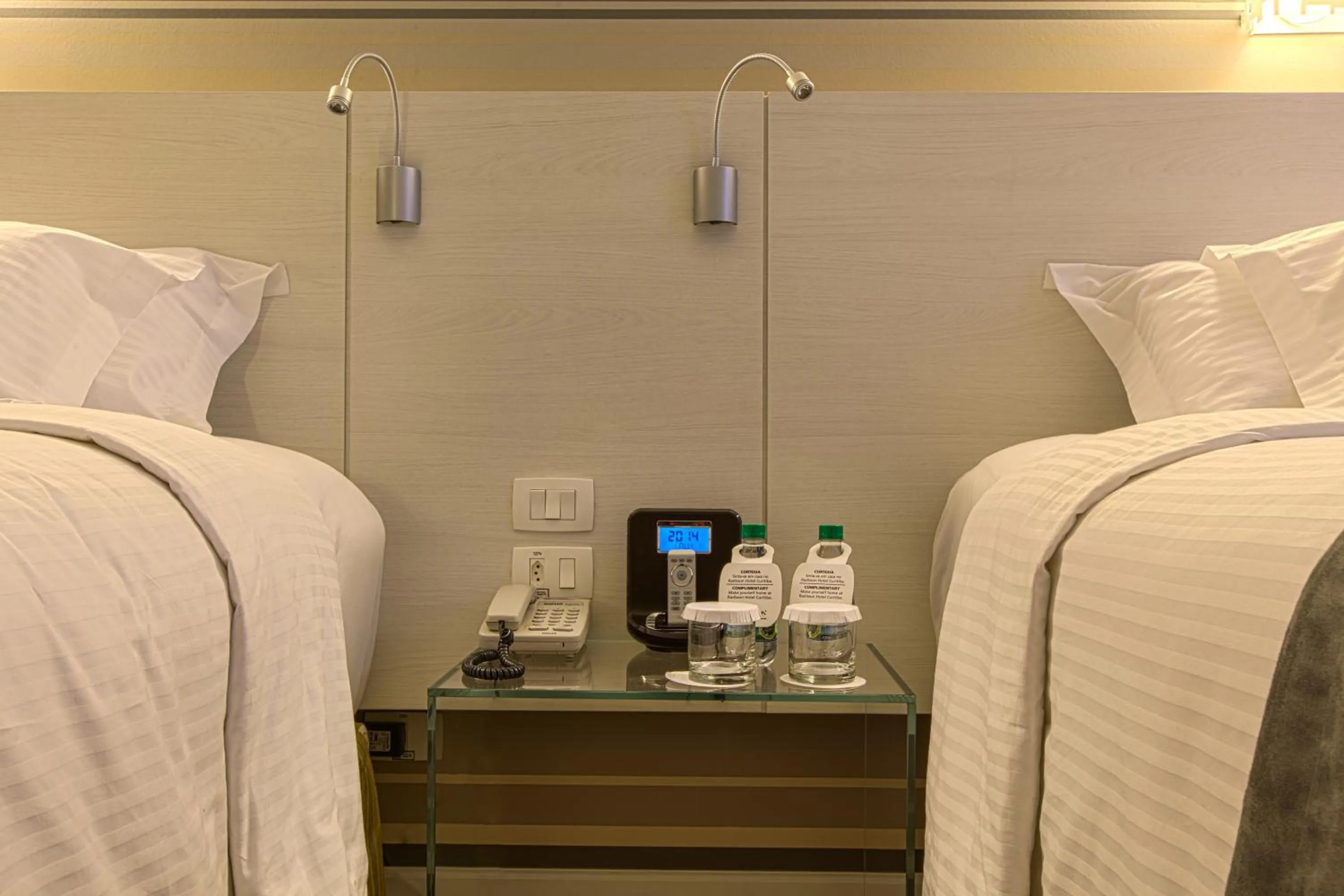 Photo of the whole room, Bed in Radisson Hotel Curitiba