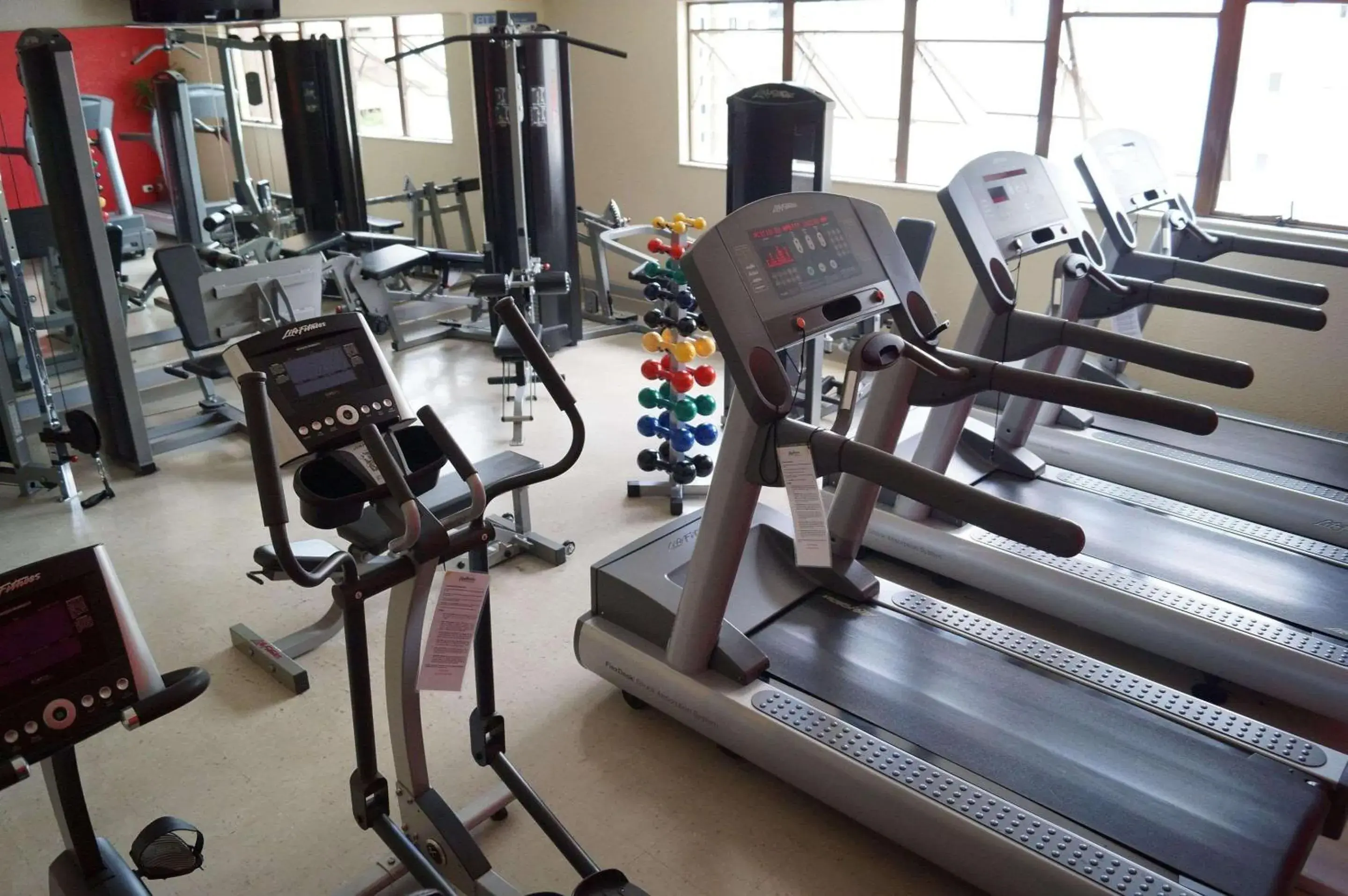 Fitness centre/facilities in Radisson Hotel Curitiba Fitness centre/facilities in Radisson Hotel Curitiba