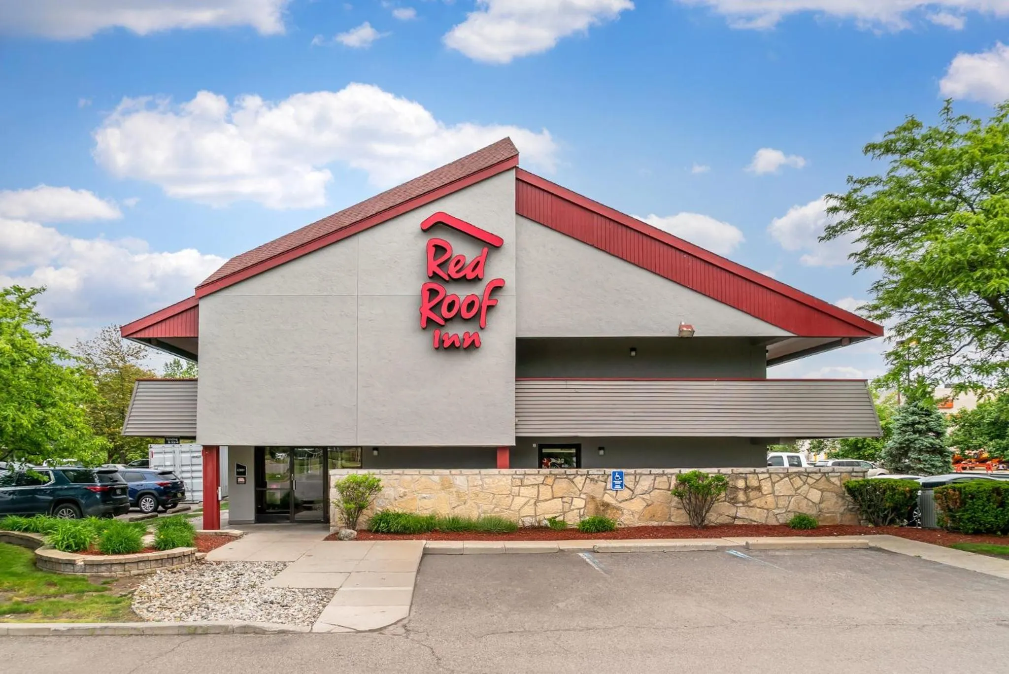Property building in Red Roof Inn Detroit Metro Airport - Taylor
