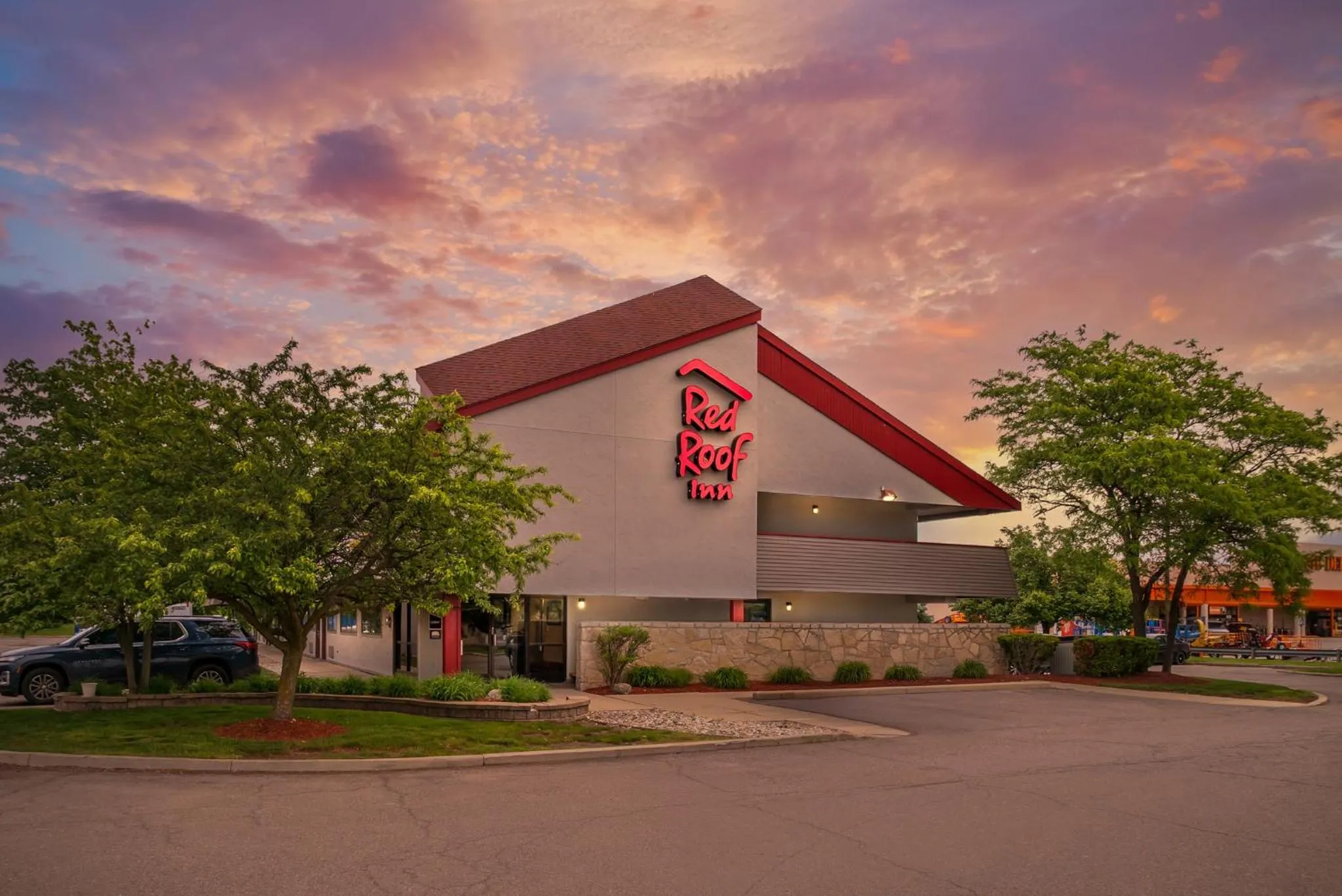 Facade/entrance in Red Roof Inn Detroit Metro Airport - Taylor