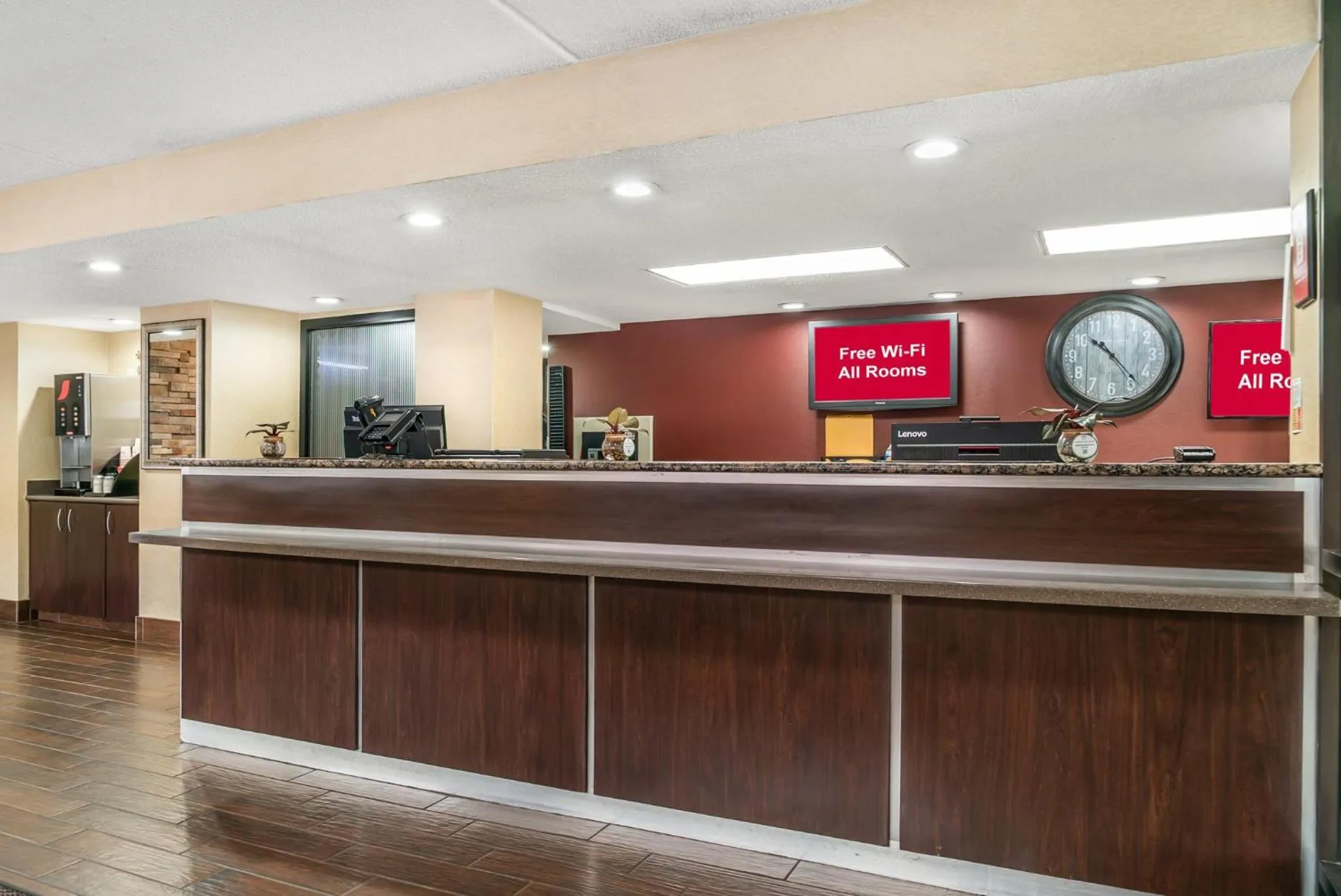 Lobby or reception in Red Roof Inn Detroit Metro Airport - Taylor