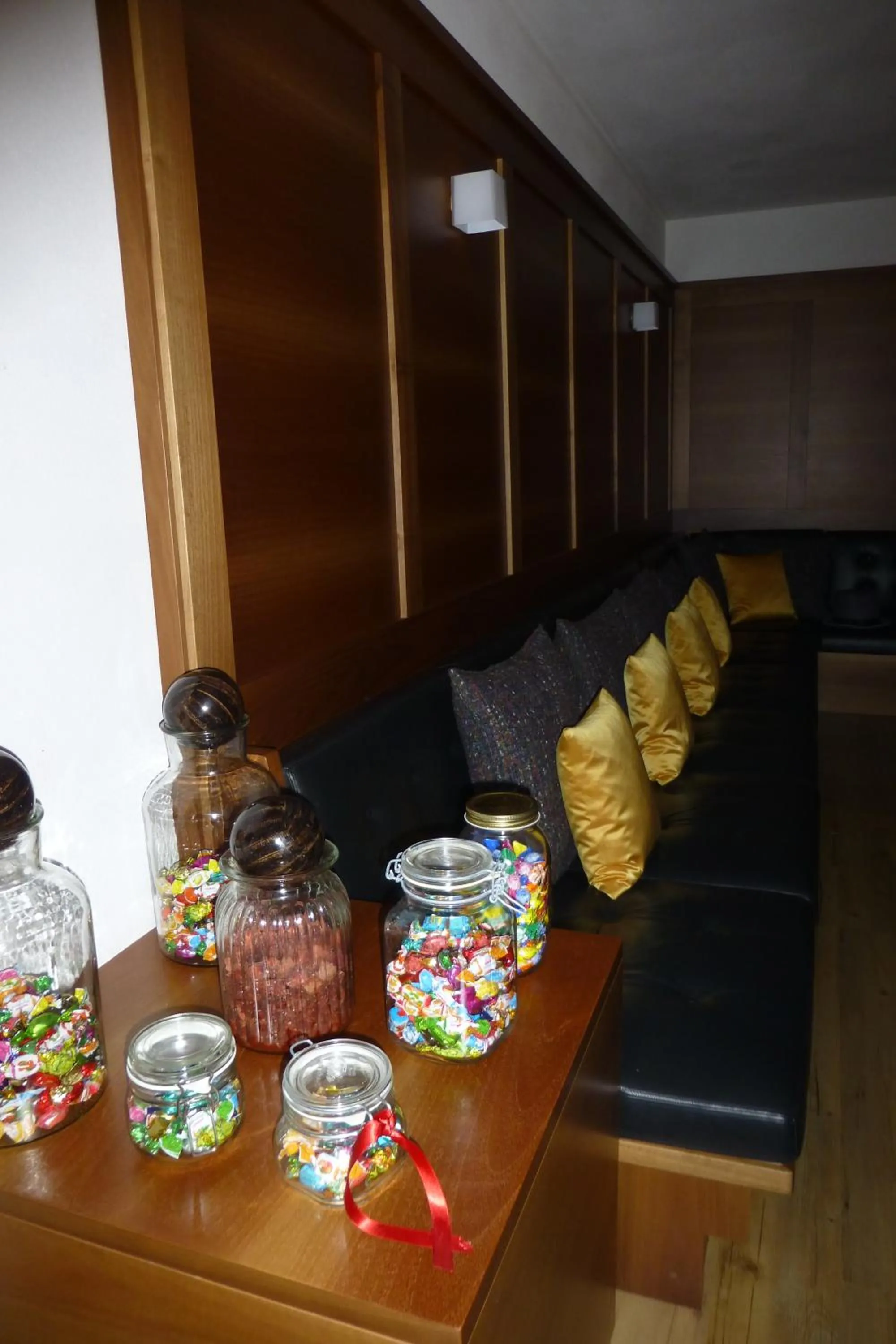 Communal lounge/ TV room in B&B Tamarindo