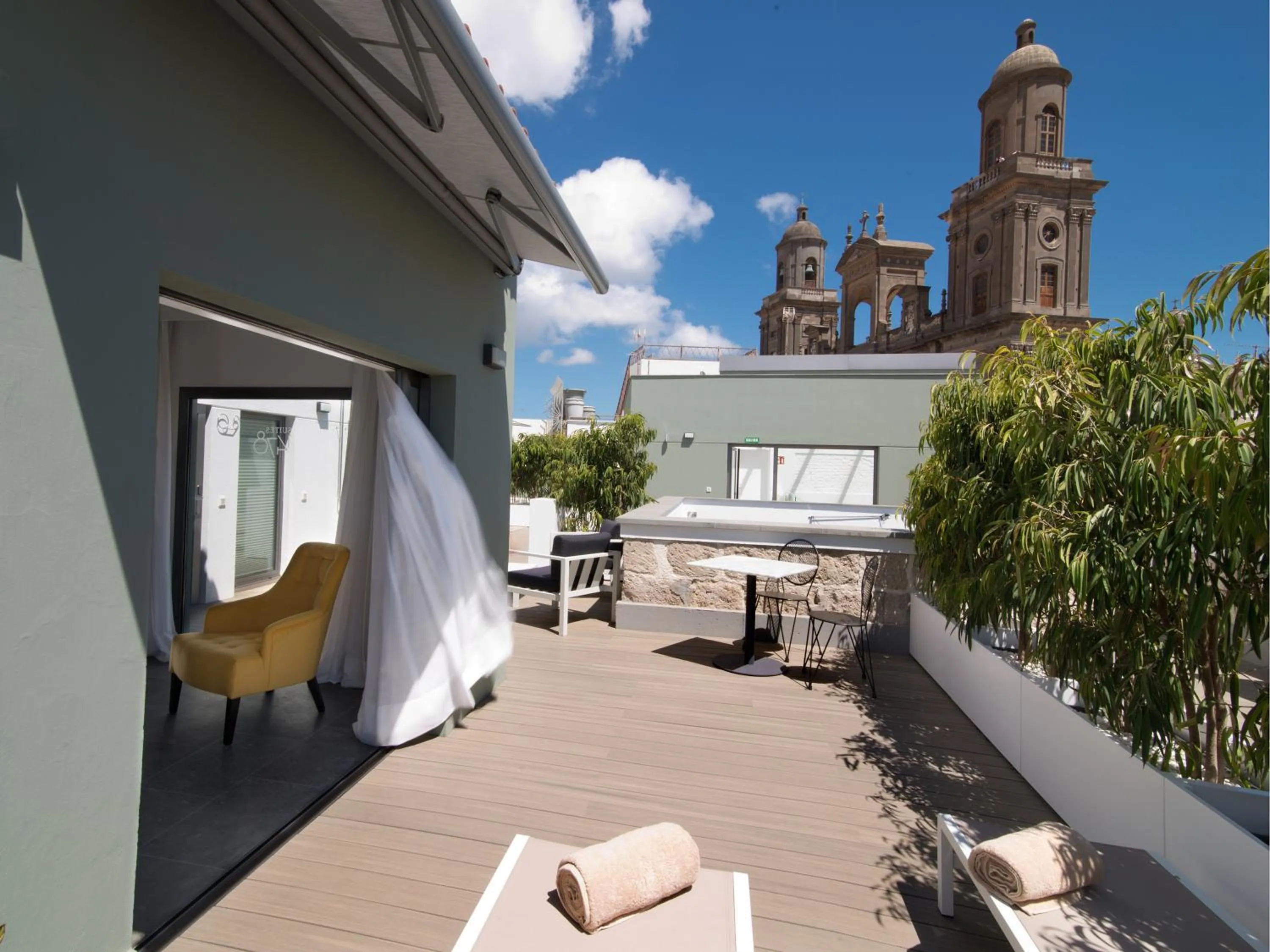 Landmark view in Suites 1478