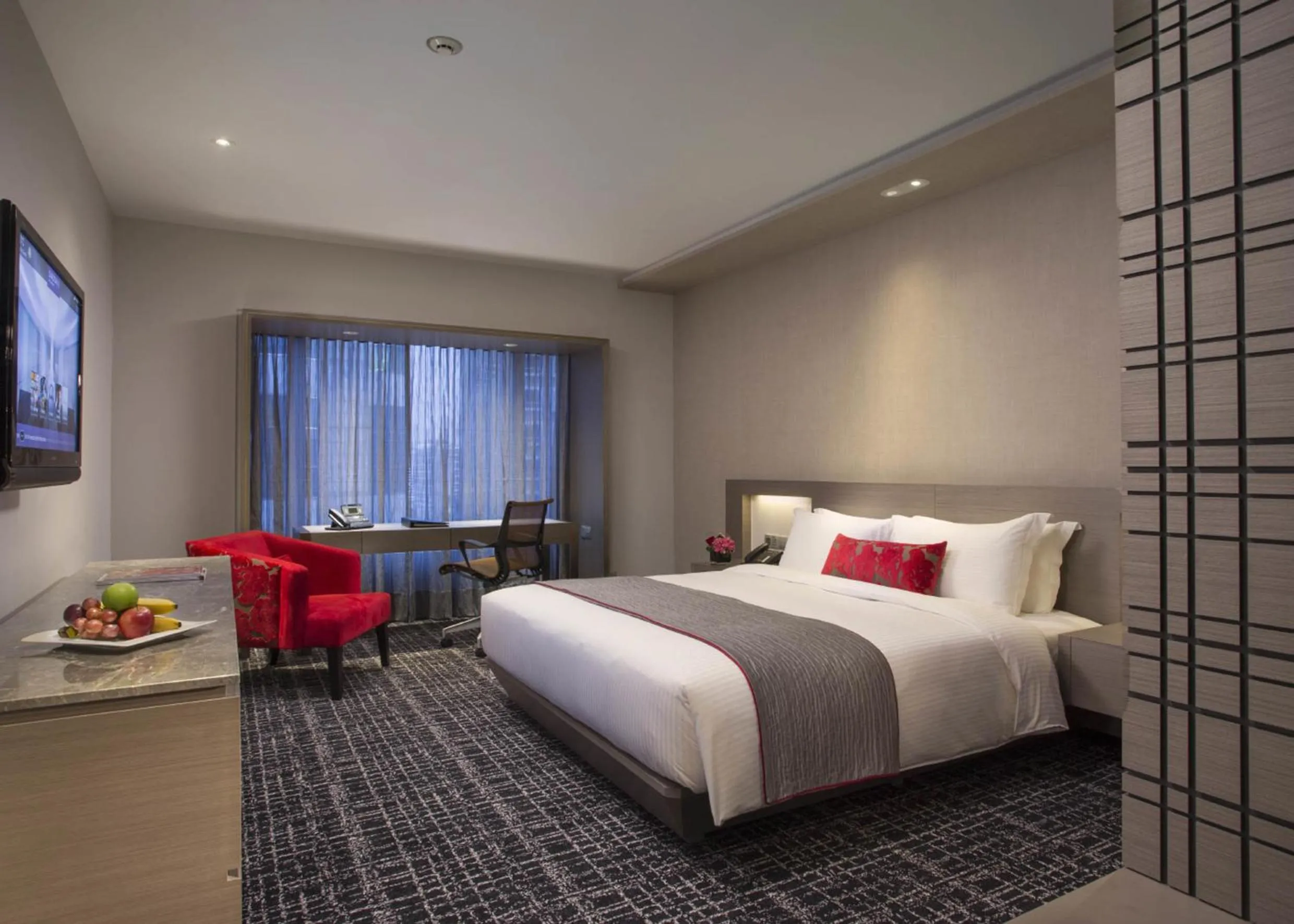 TV and multimedia, Bed in Carlton Hotel Singapore