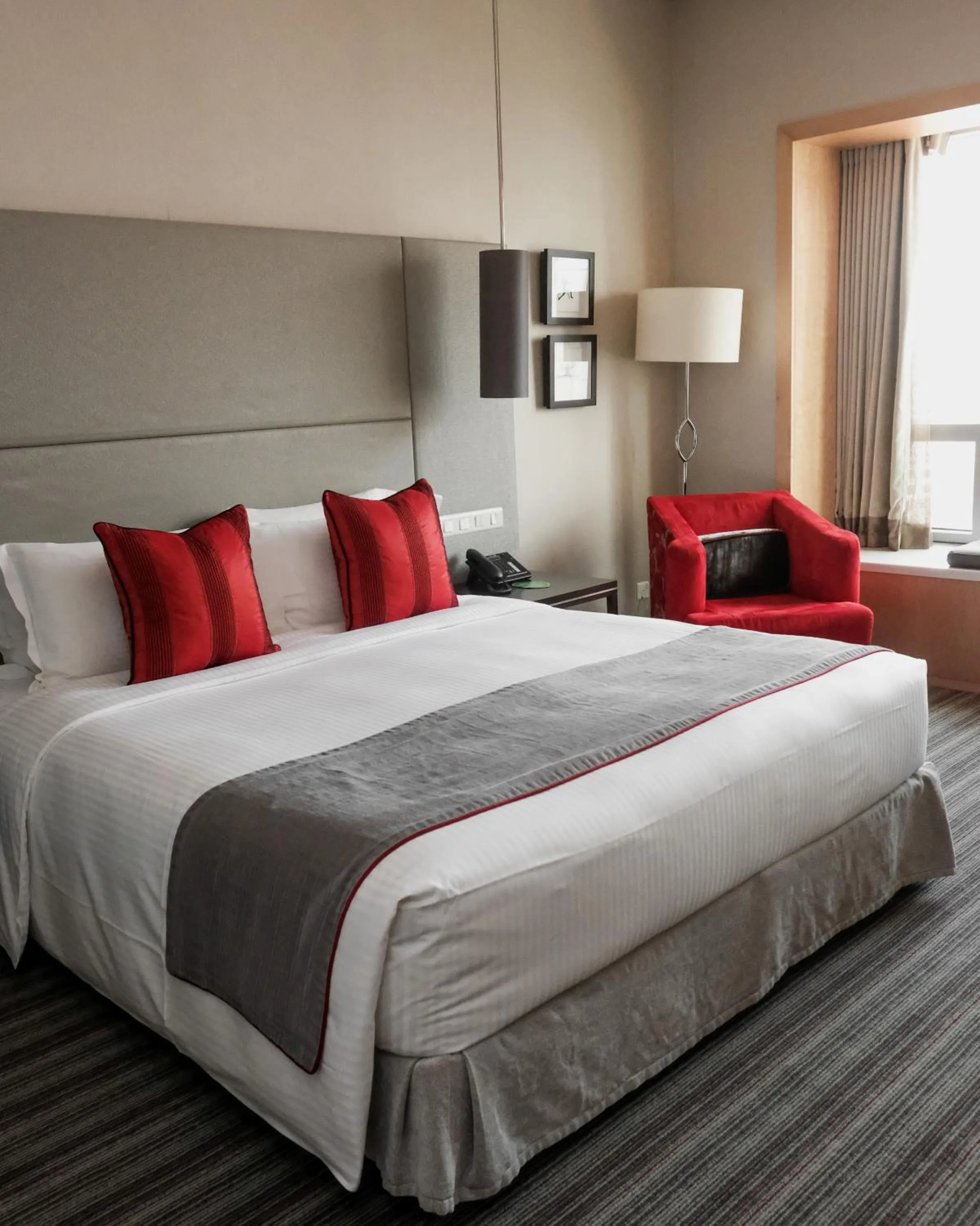 Bedroom, Bed in Carlton Hotel Singapore