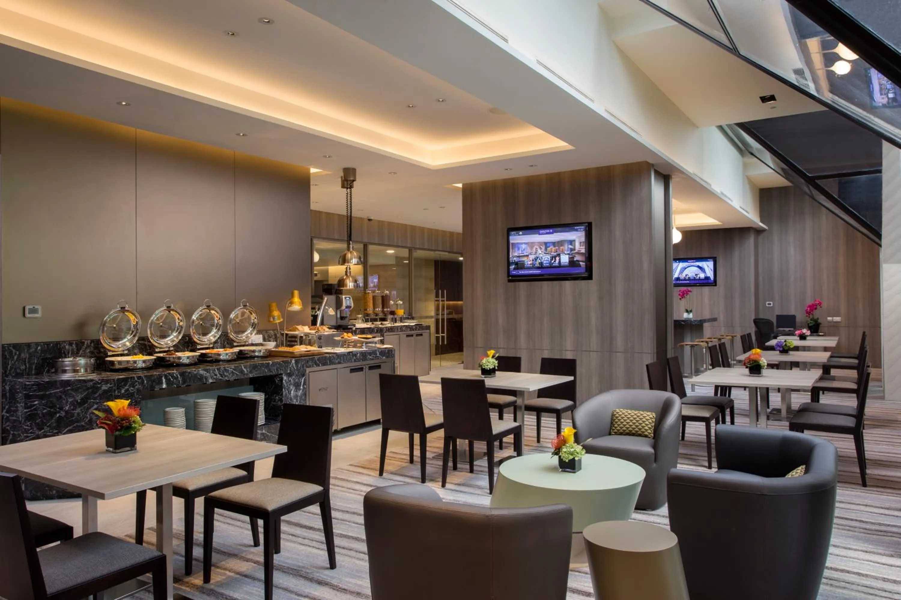 Lounge or bar in Carlton Hotel Singapore