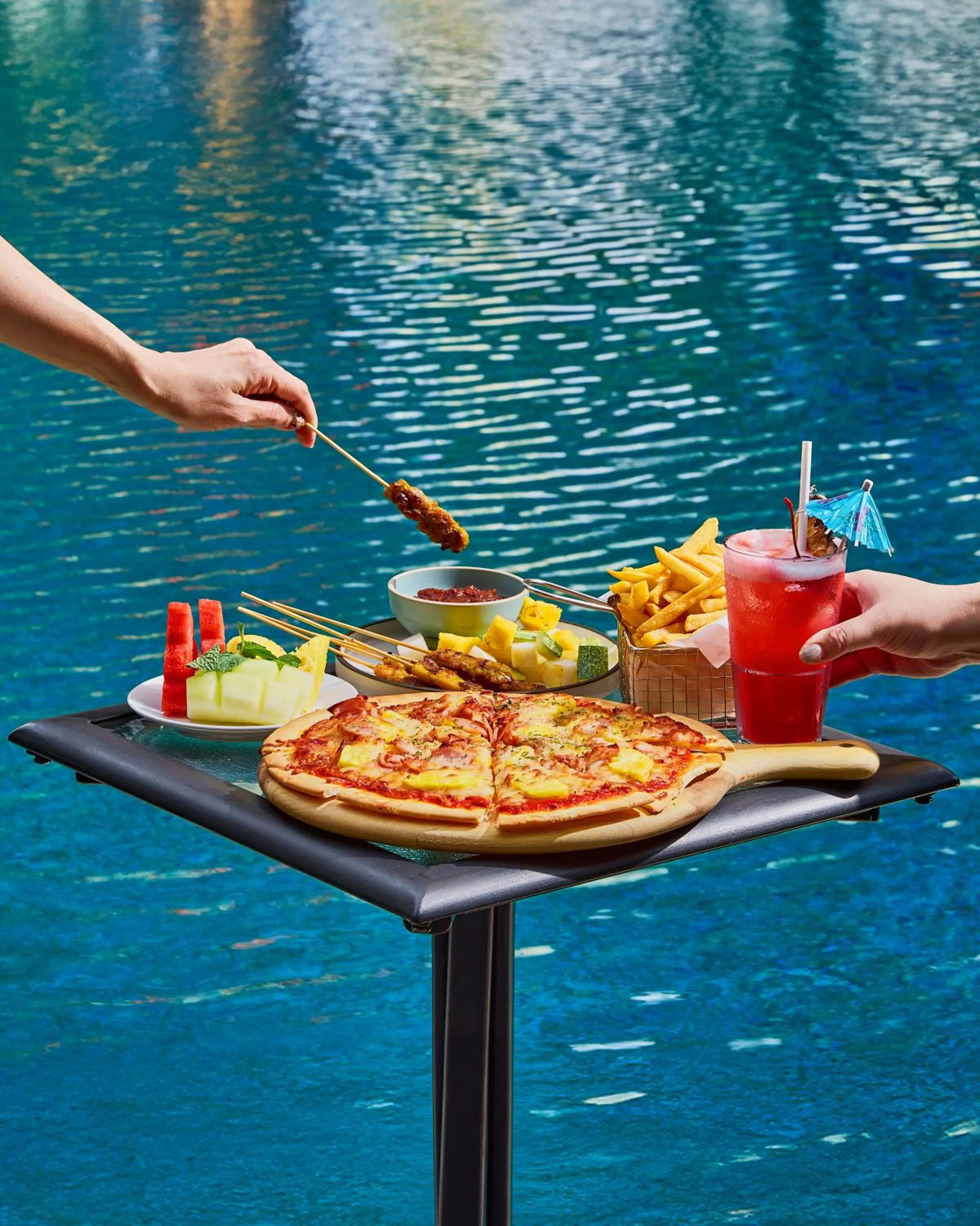 Food and drinks in Carlton Hotel Singapore