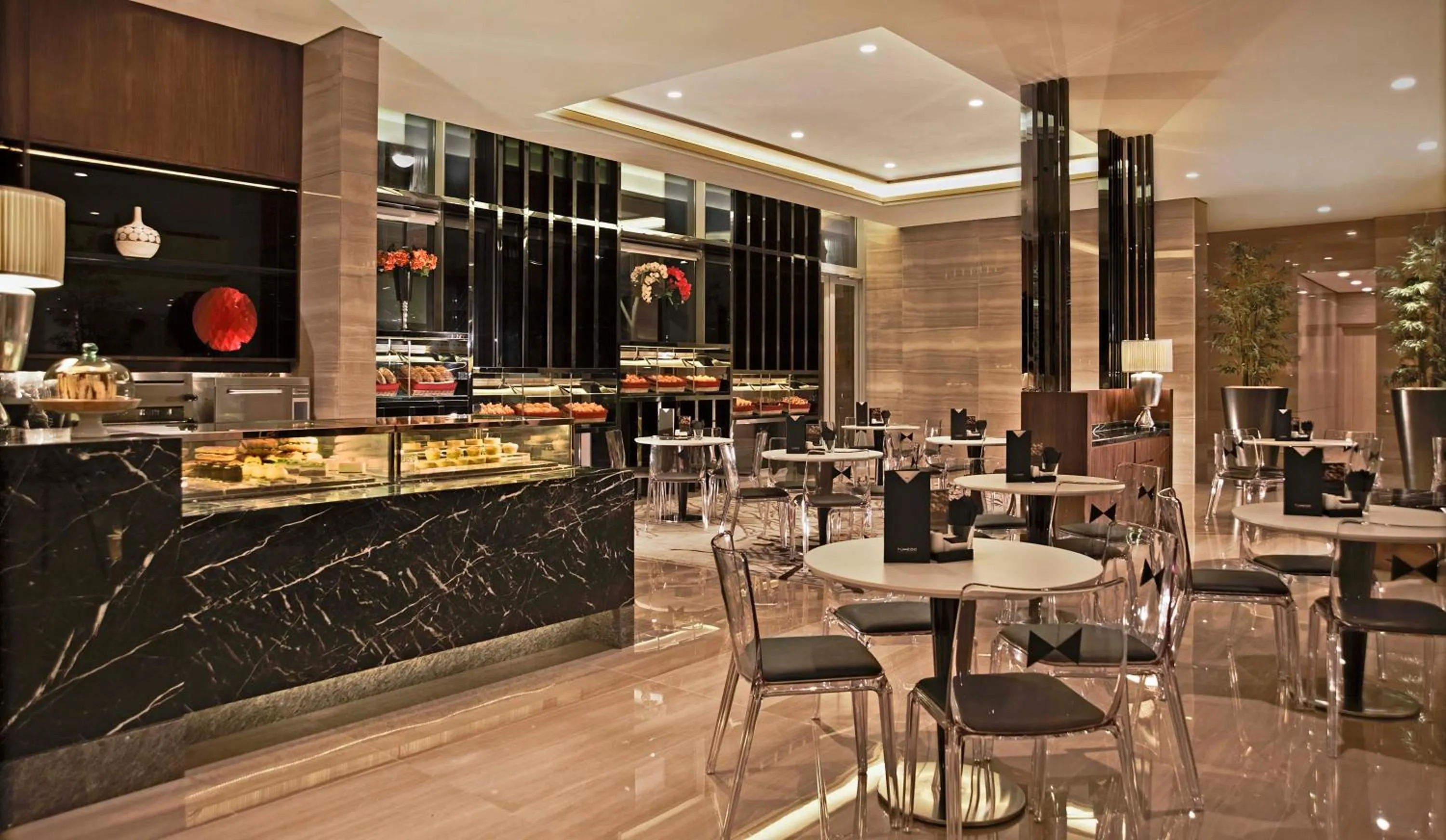 Restaurant/places to eat in Carlton Hotel Singapore