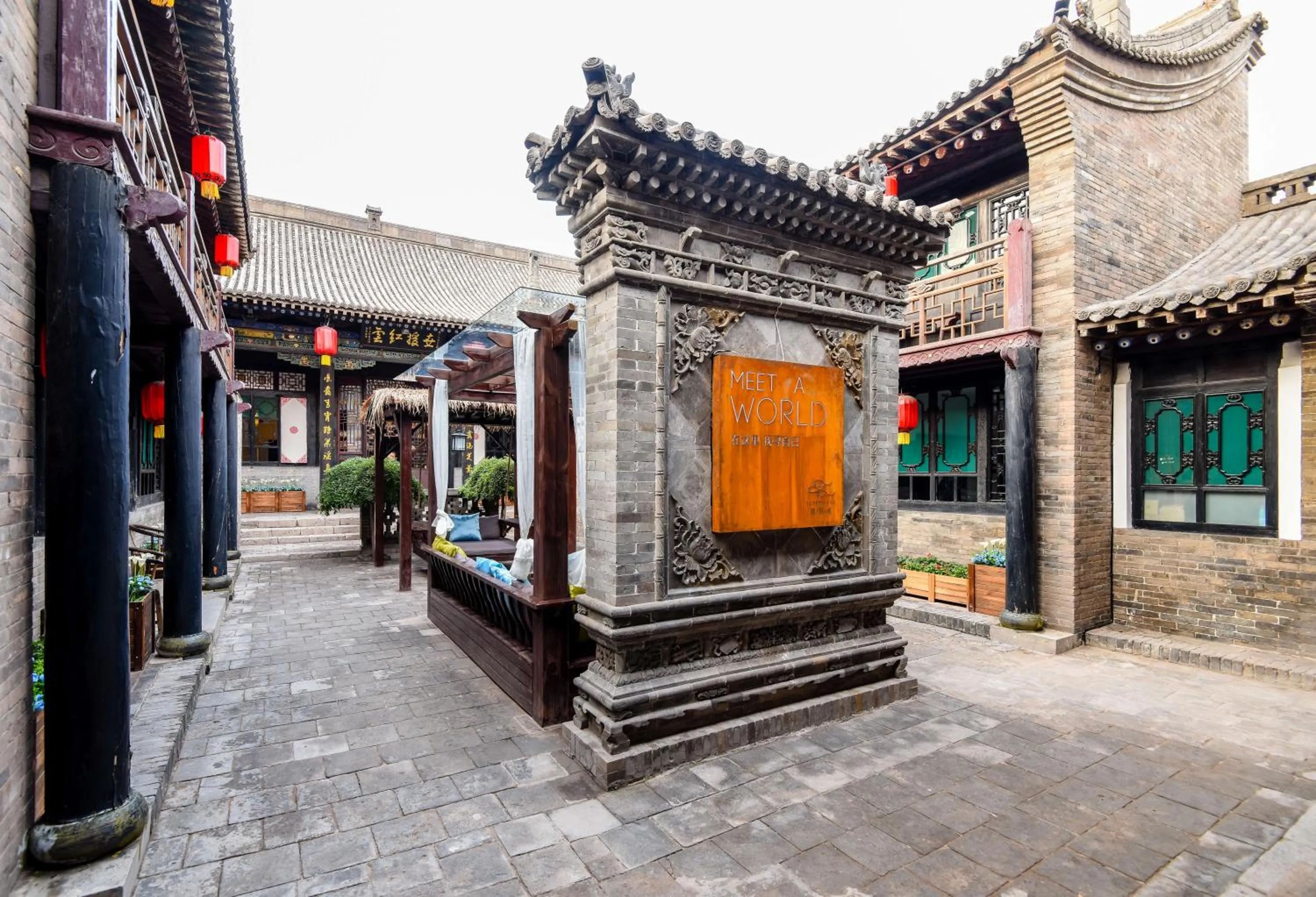 Property building in Elsewhere Hotel The former residence of the draft bank