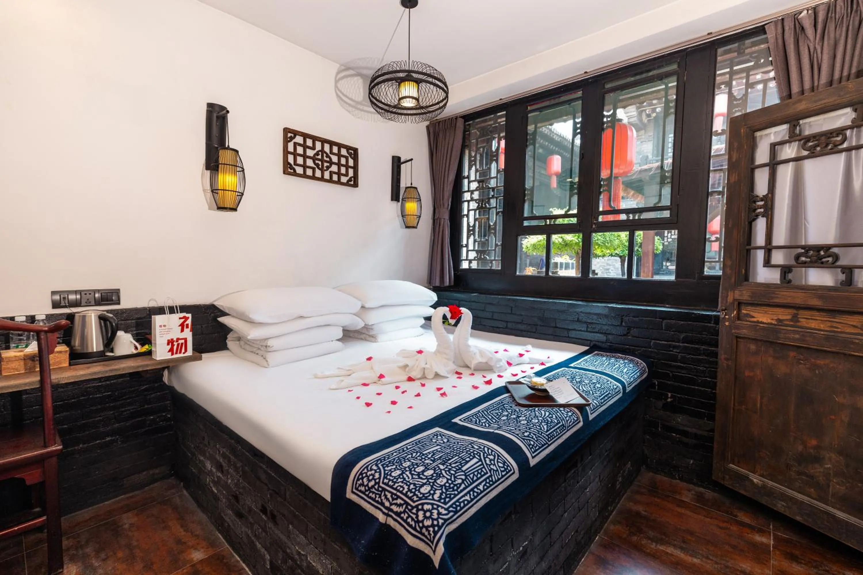 Photo of the whole room, Bed in Elsewhere Hotel The former residence of the draft bank