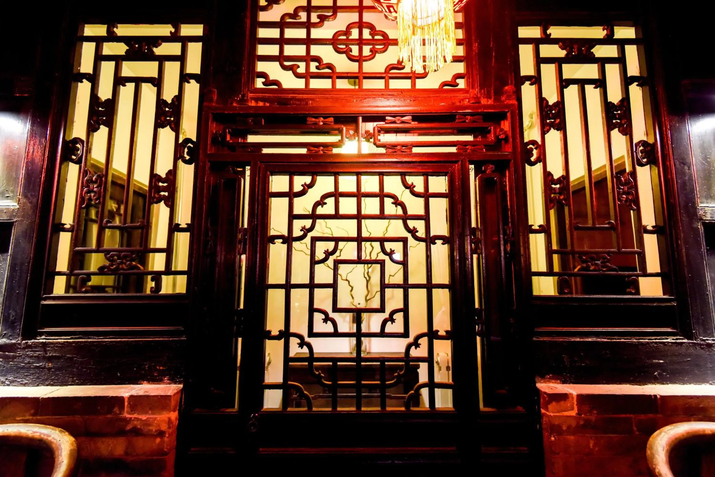 Property building in Elsewhere Hotel The former residence of the draft bank