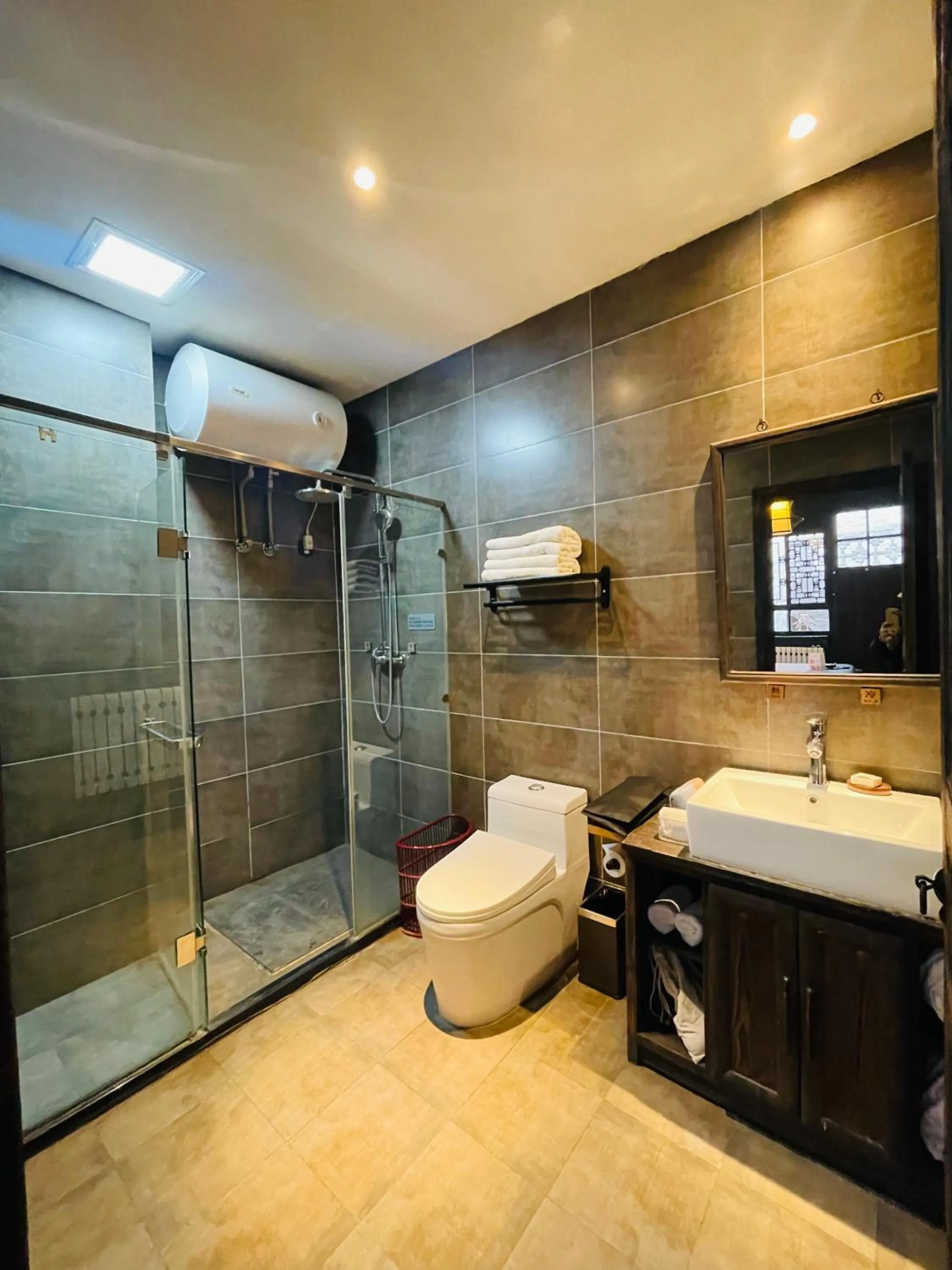 Bathroom in Elsewhere Hotel The former residence of the draft bank