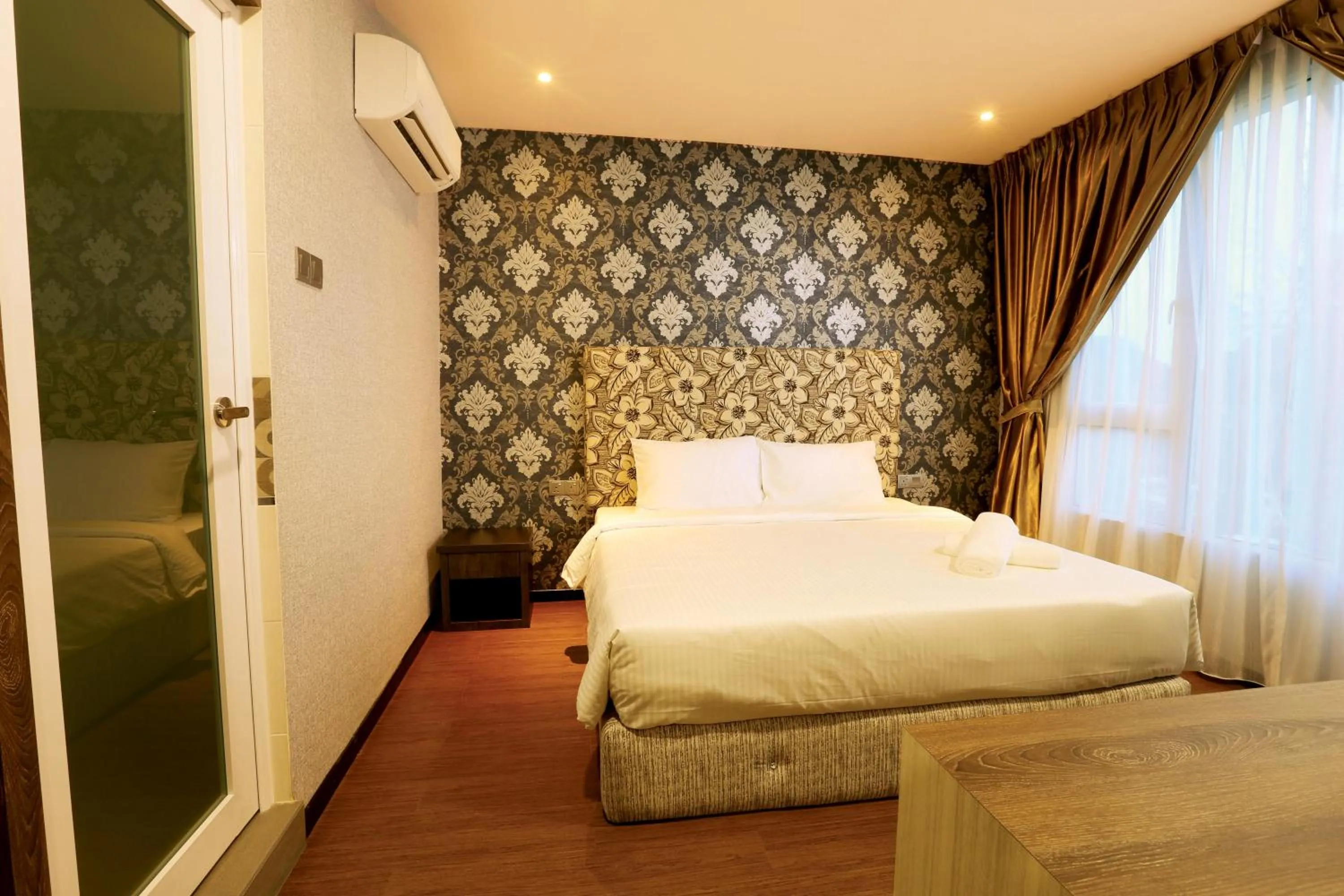 Bed in 7 Heaven Boutique Hotel