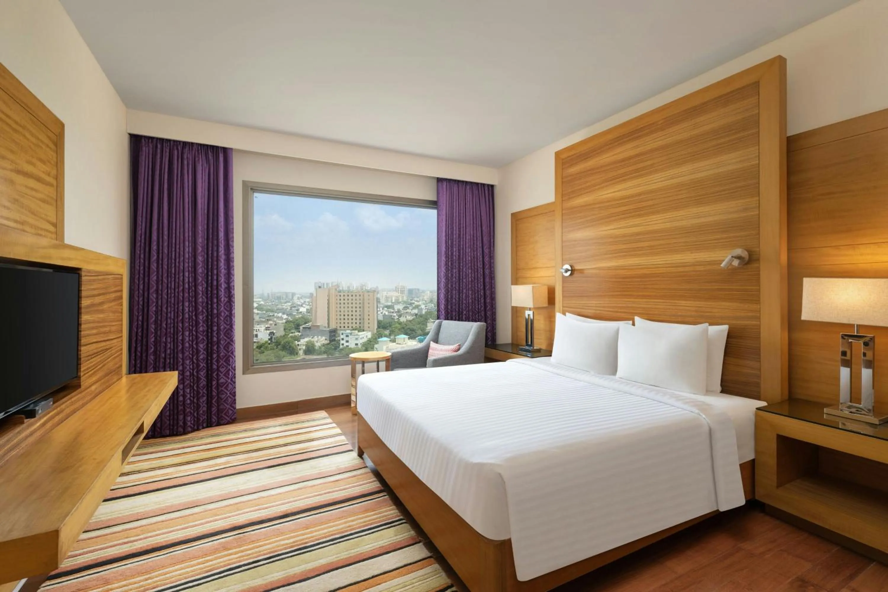 Bedroom, Bed in Courtyard by Marriott Gurugram Downtown