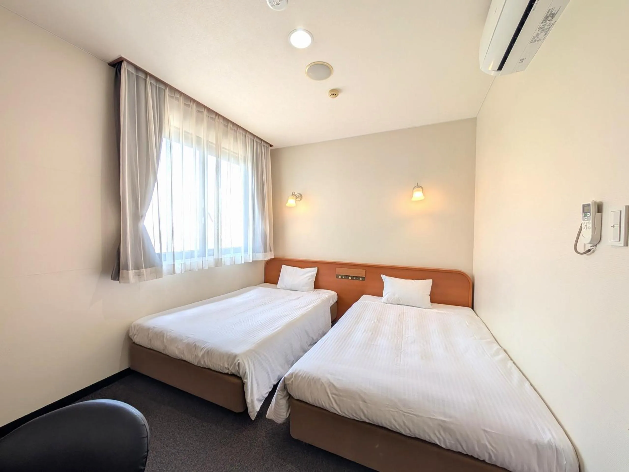 Photo of the whole room, Bed in Suizenji Comfort Hotel