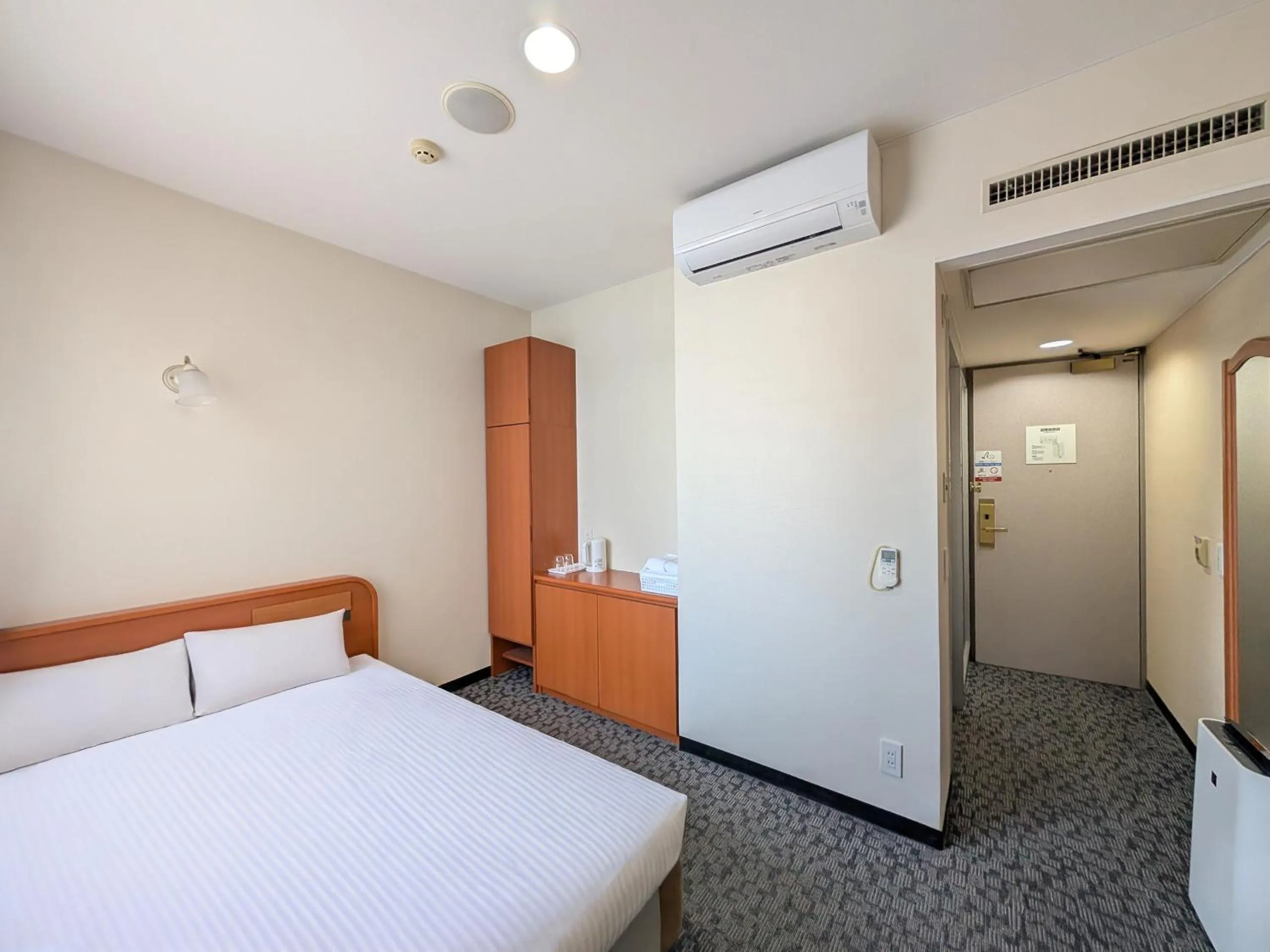 Photo of the whole room, Bed in Suizenji Comfort Hotel