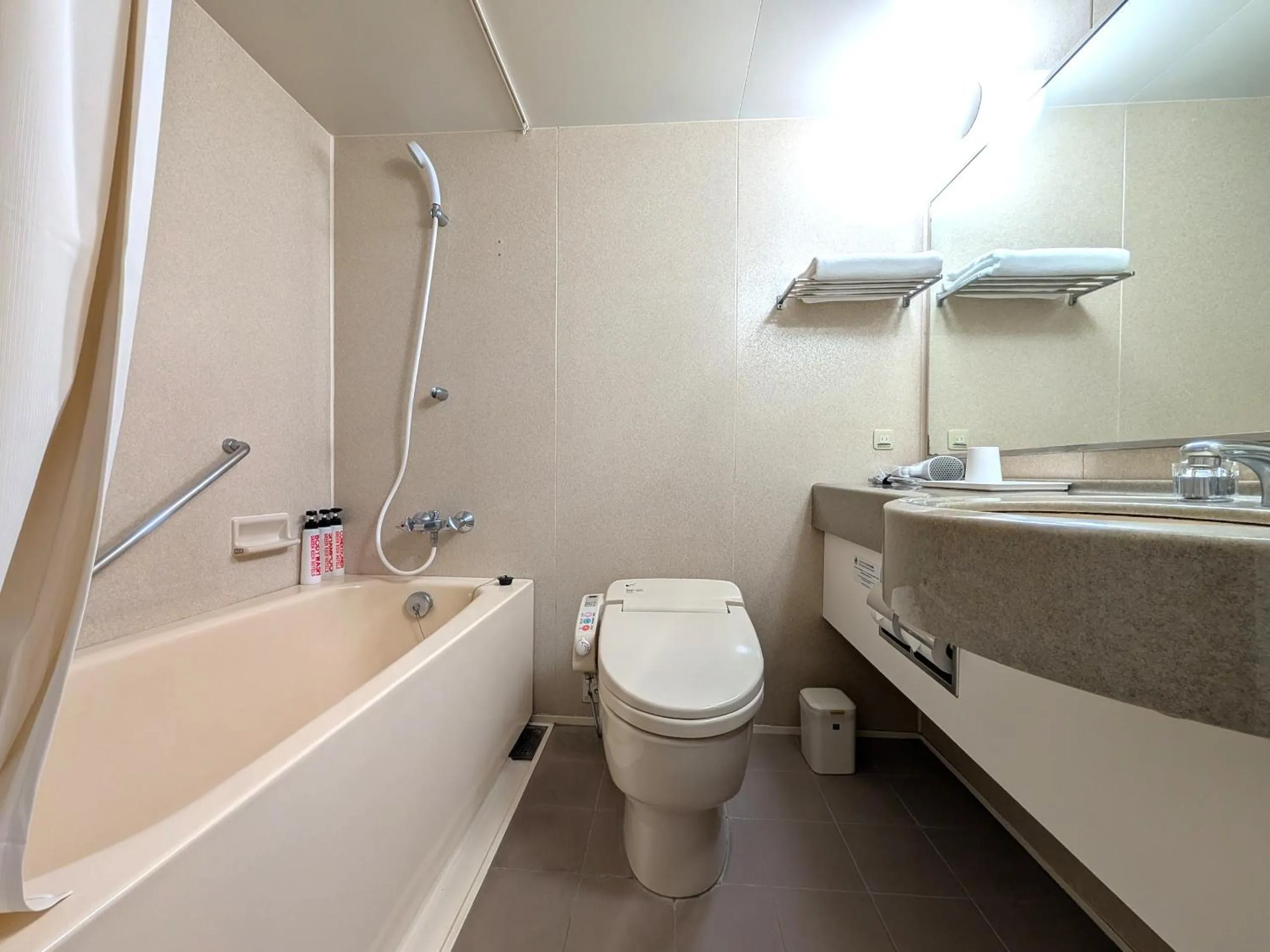 Bathroom in Suizenji Comfort Hotel