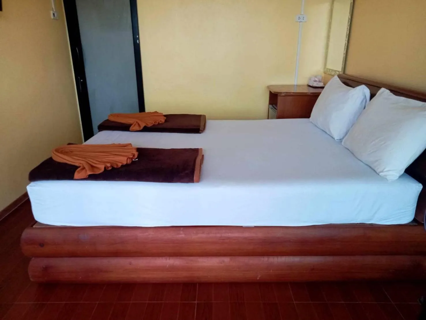 Bed in Phi Phi Sand Sea View Resort