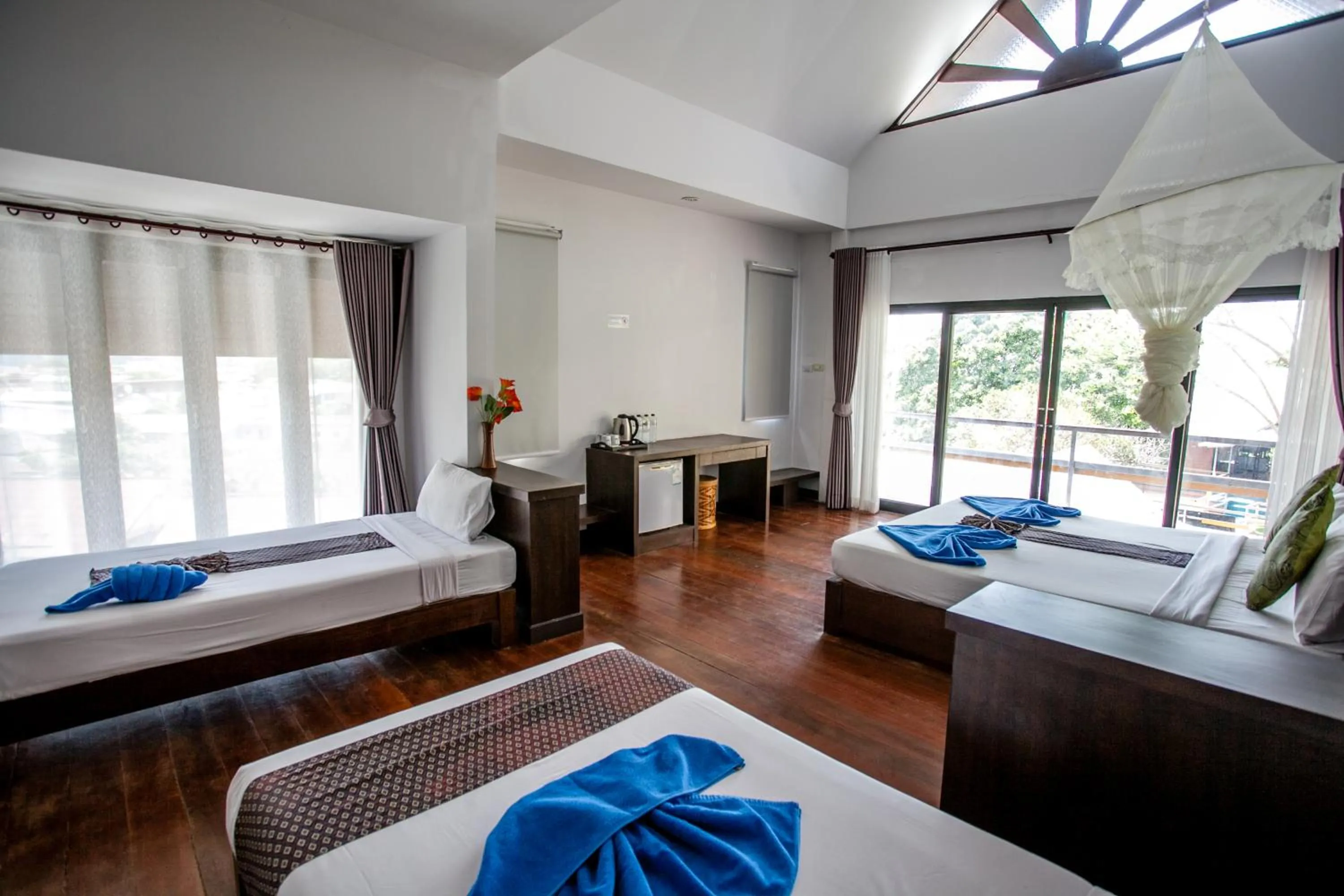 Bed in Phitharom PP Resort