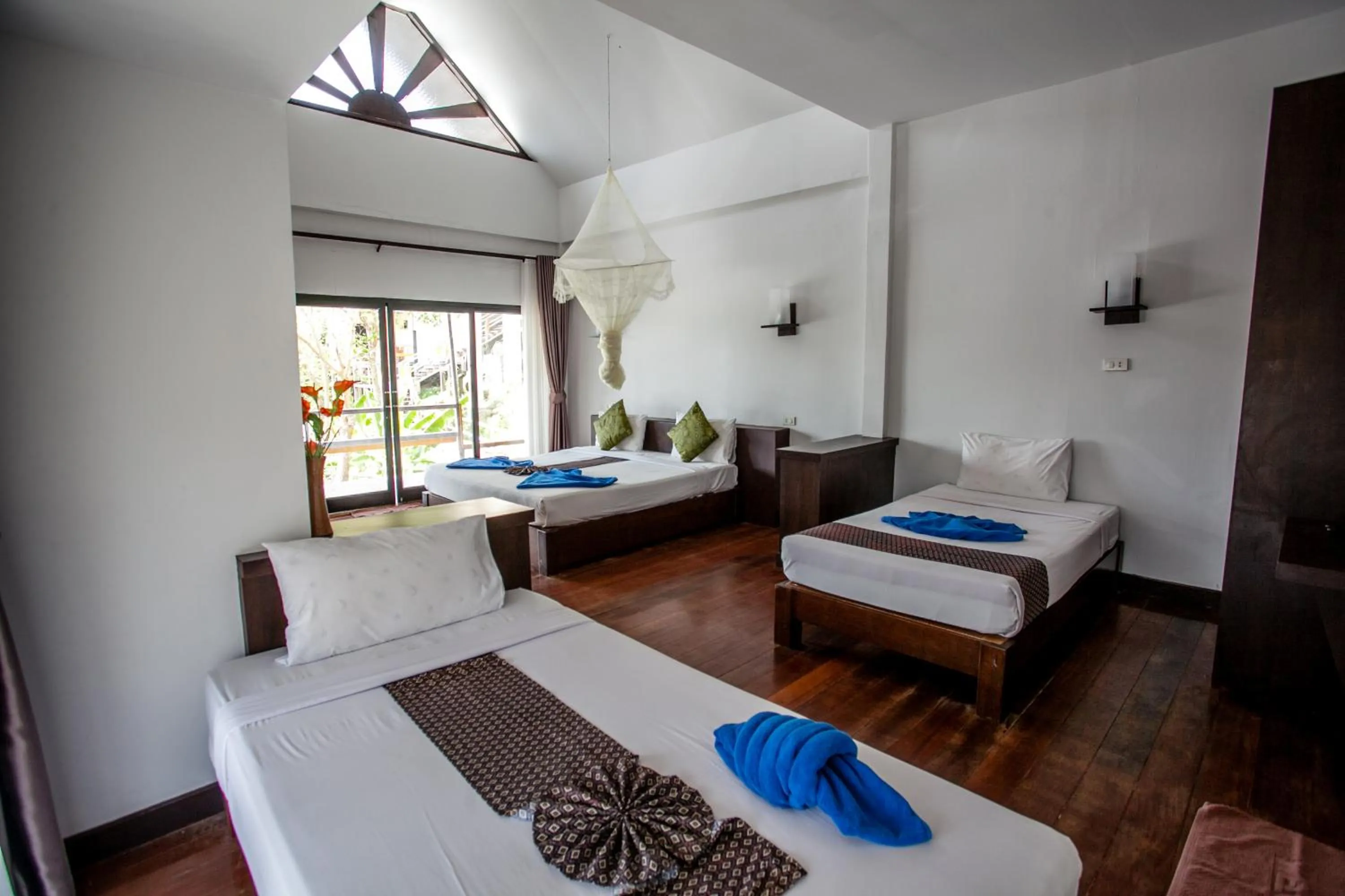 Bed in Phitharom PP Resort