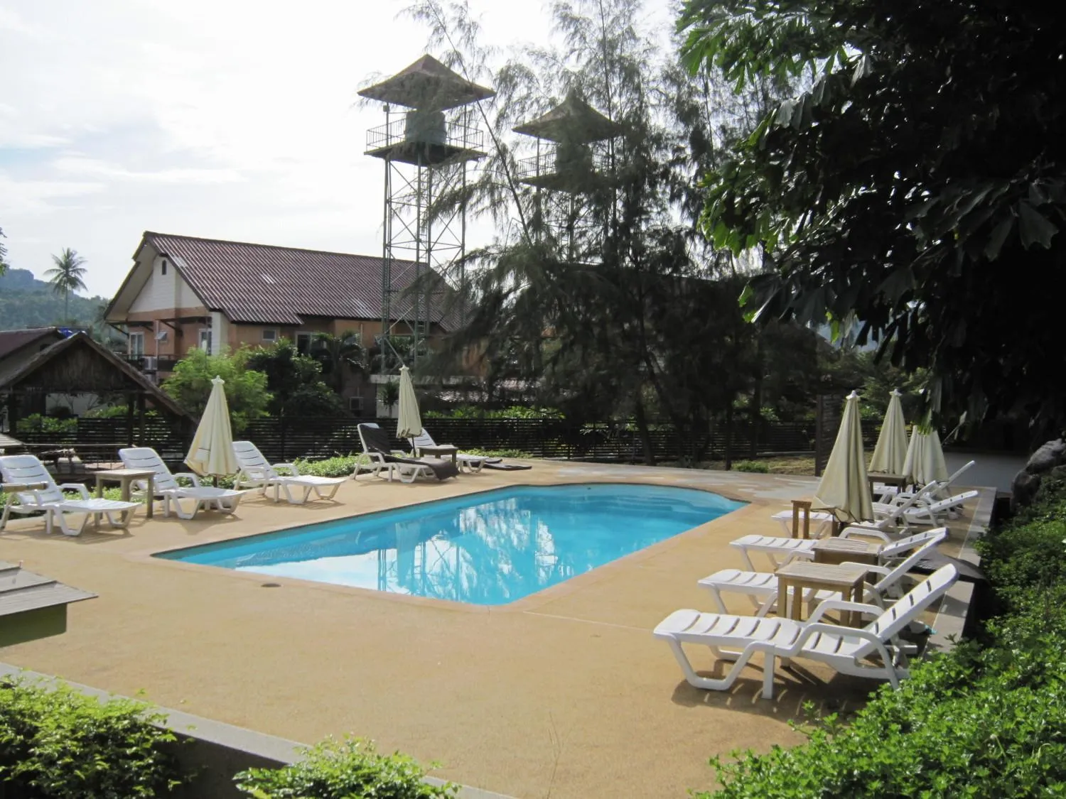 Swimming pool in Phitharom PP Resort