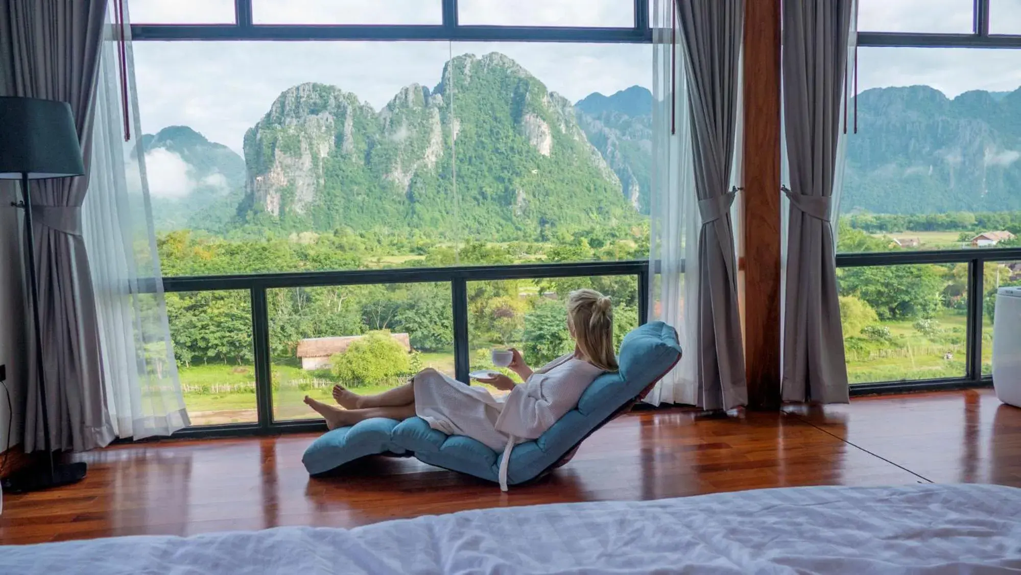 Mountain view, Bed in Inthira Vangvieng Mountain view, Bed in Inthira Vangvieng
