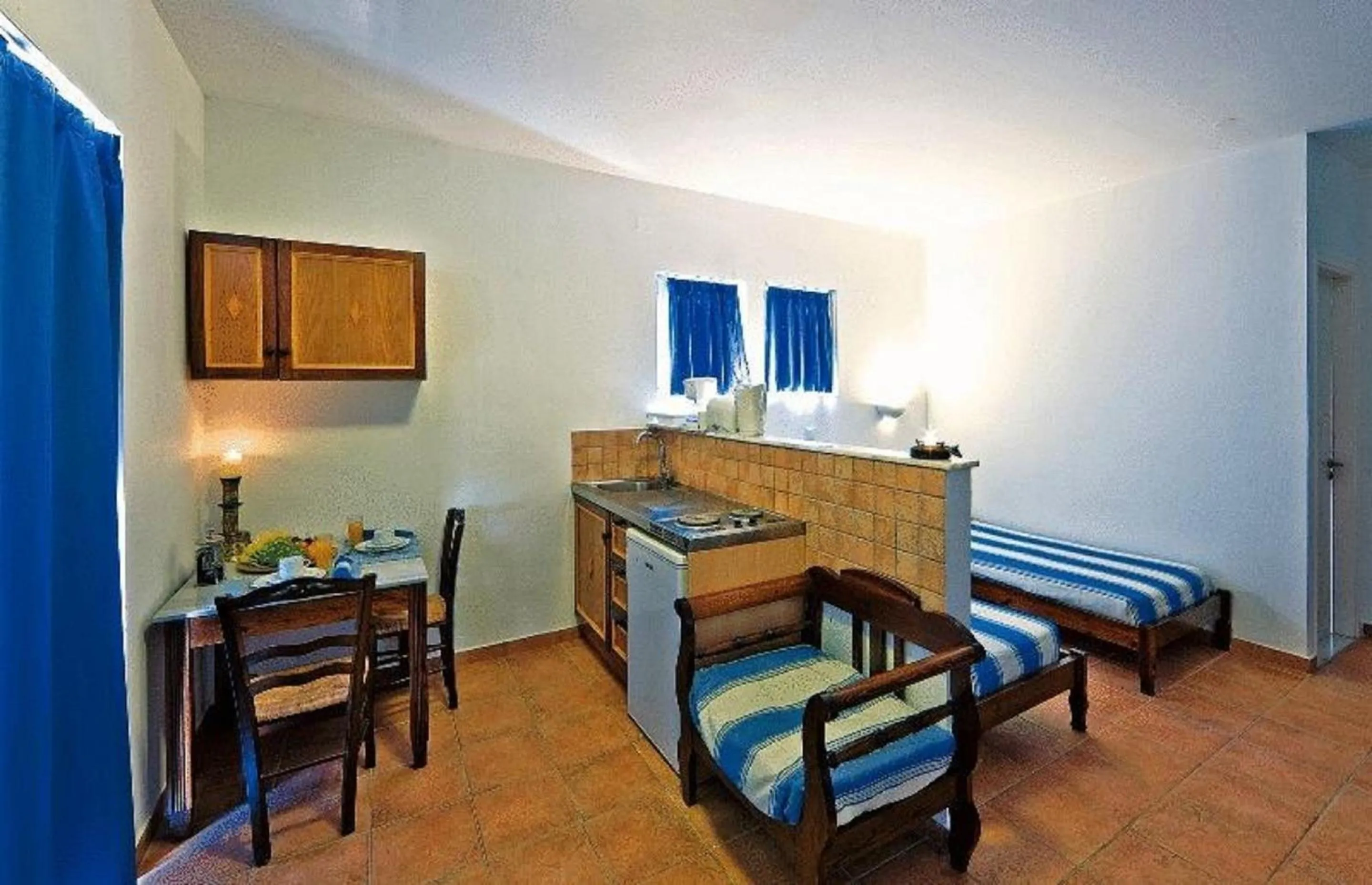 Photo of the whole room, Bed in Katikies Studios & Apartments