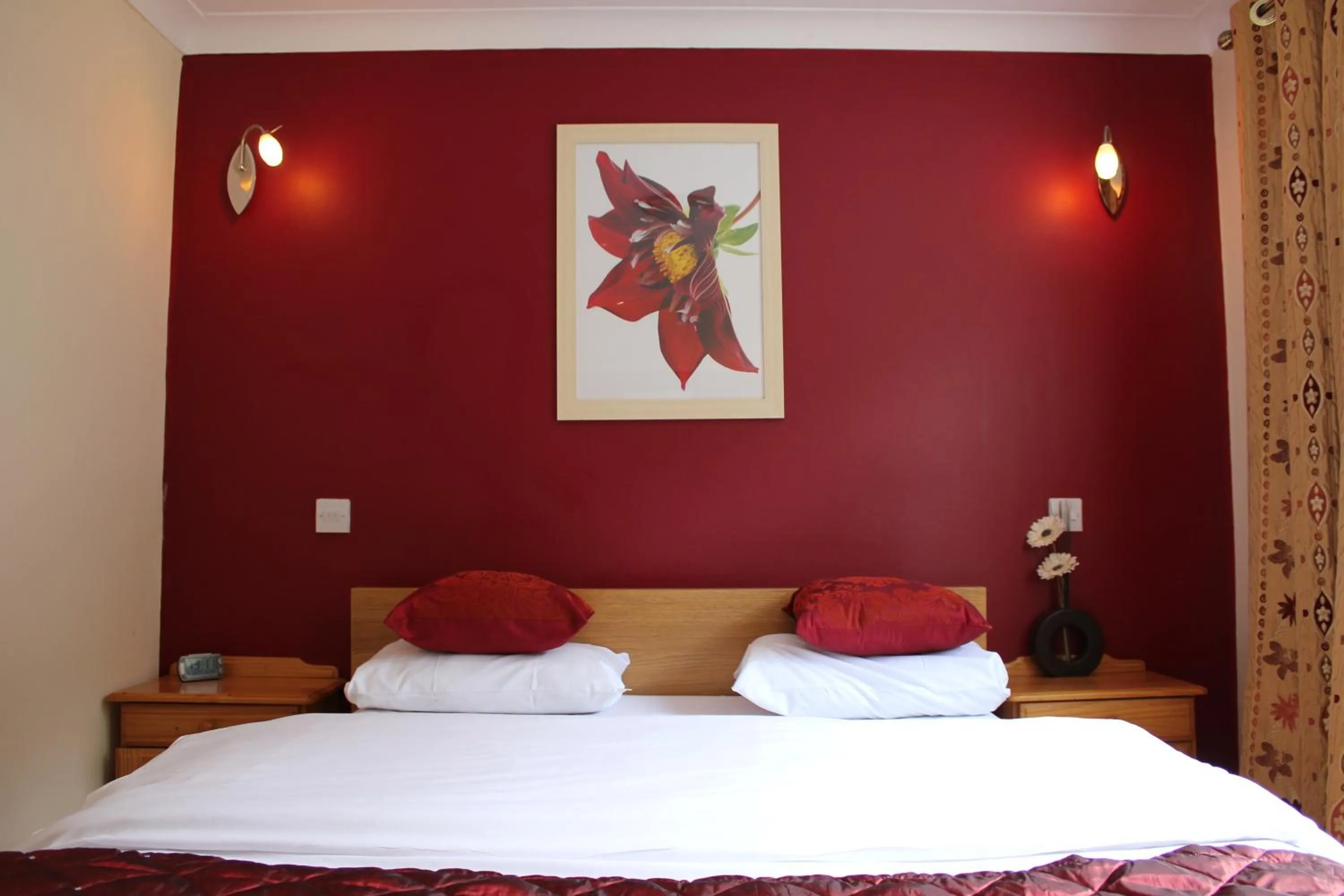 Photo of the whole room, Bed in Remarc Guest House