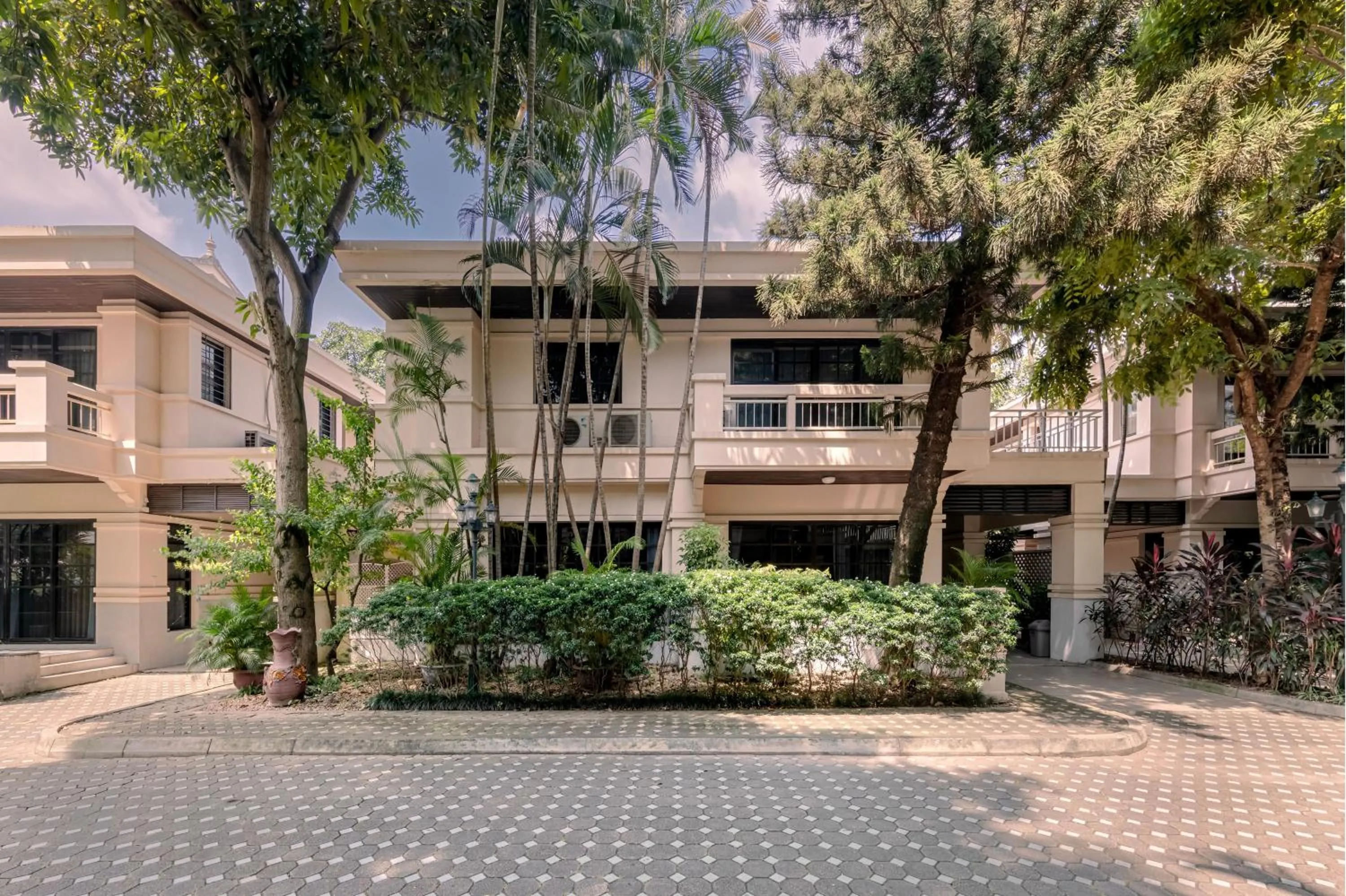 Property building in Oriental Palace Apartments Hanoi