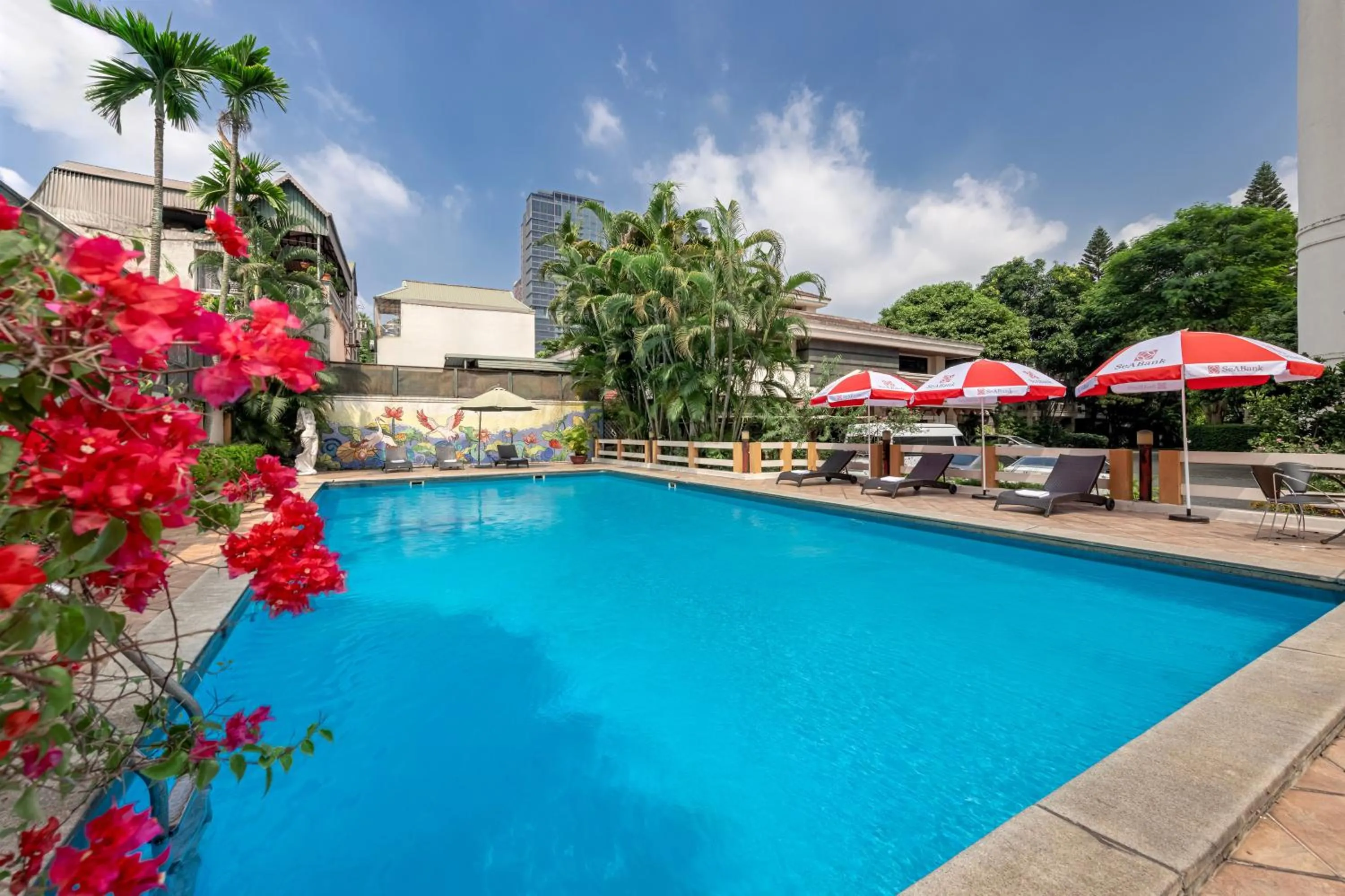 Swimming pool in Oriental Palace Apartments Hanoi