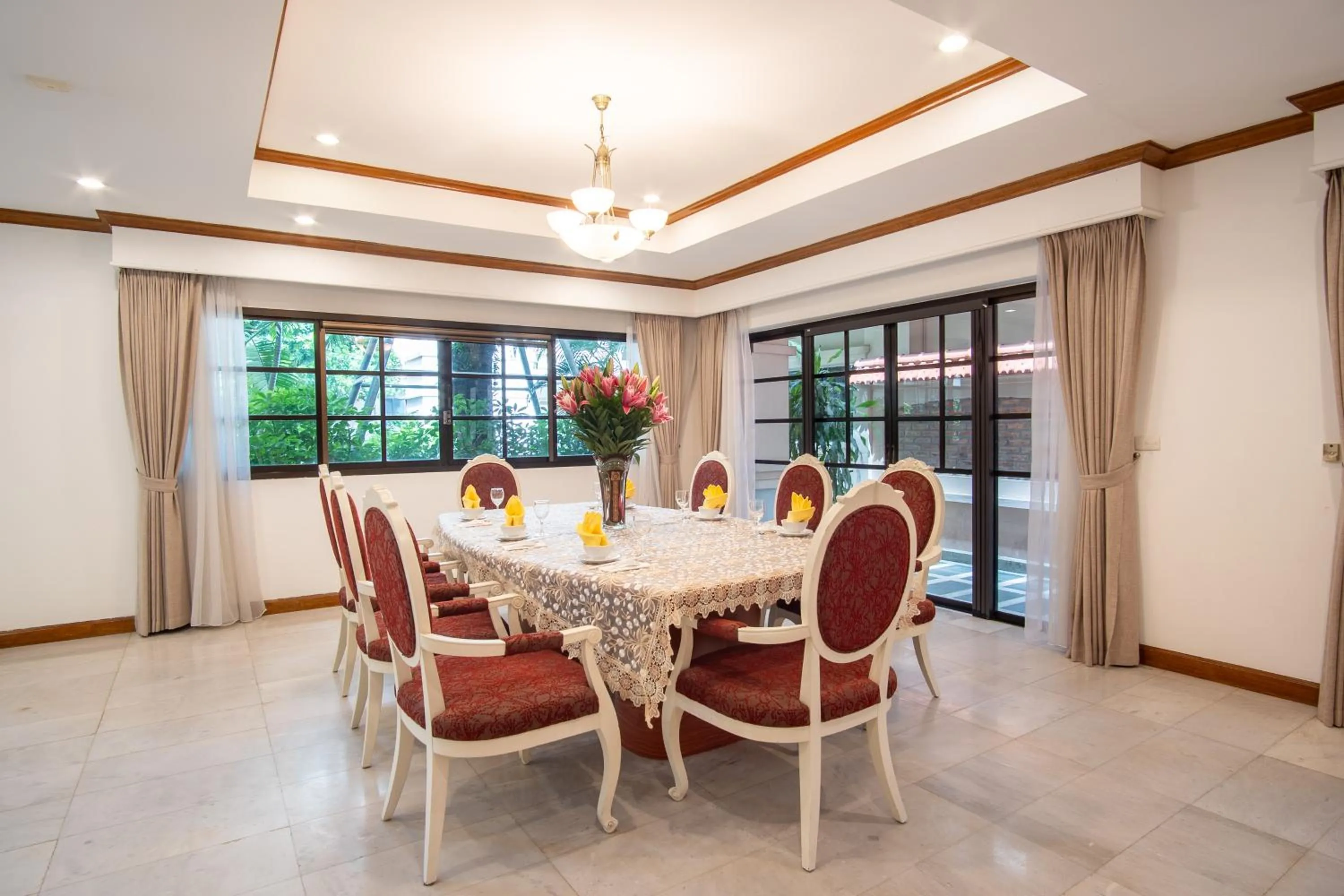 Living room in Oriental Palace Apartments Hanoi