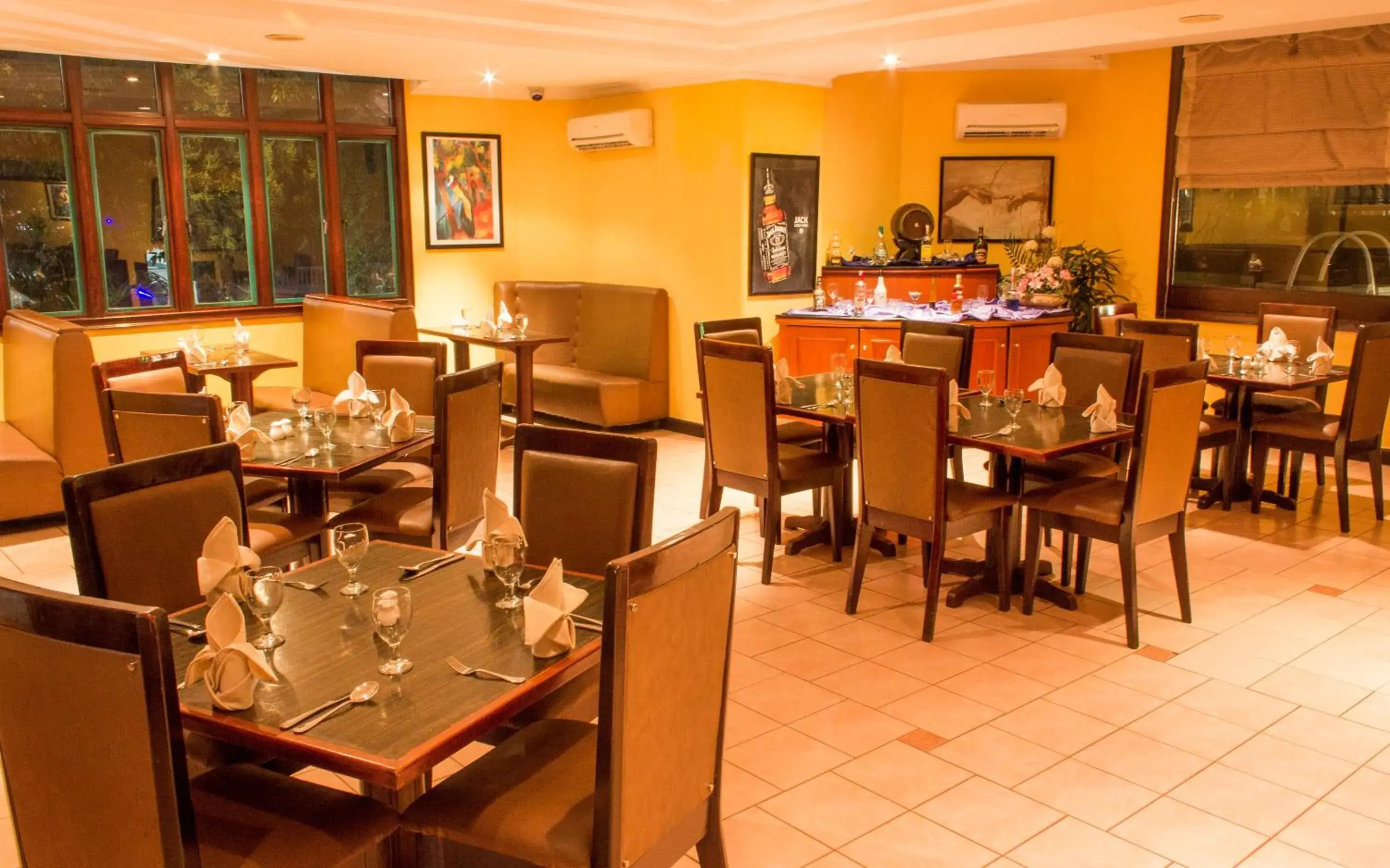 Restaurant/places to eat in Travellers Suites Serviced Apartments Restaurant/places to eat in Travellers Suites Serviced Apartments