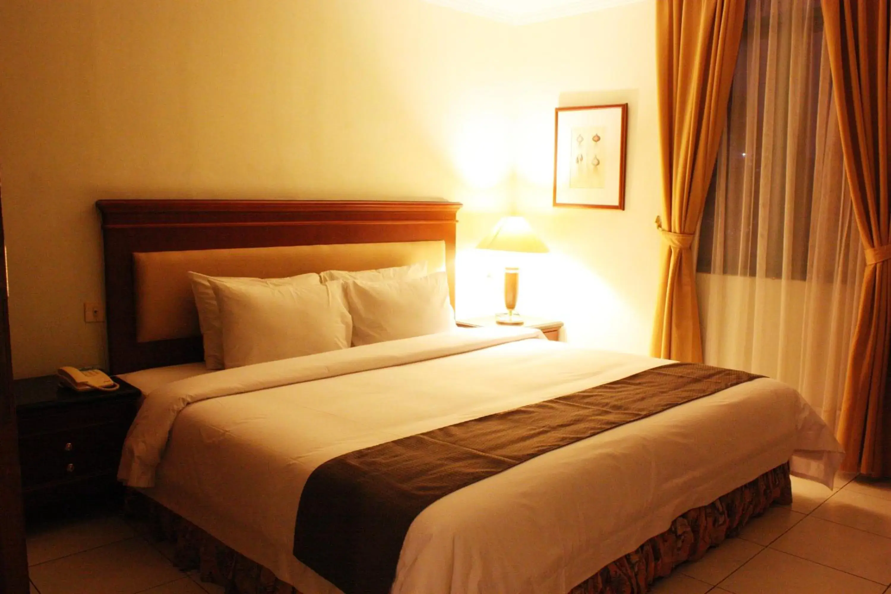 Two-Bedroom Suite in Travellers Suites Serviced Apartments Two-Bedroom Suite in Travellers Suites Serviced Apartments