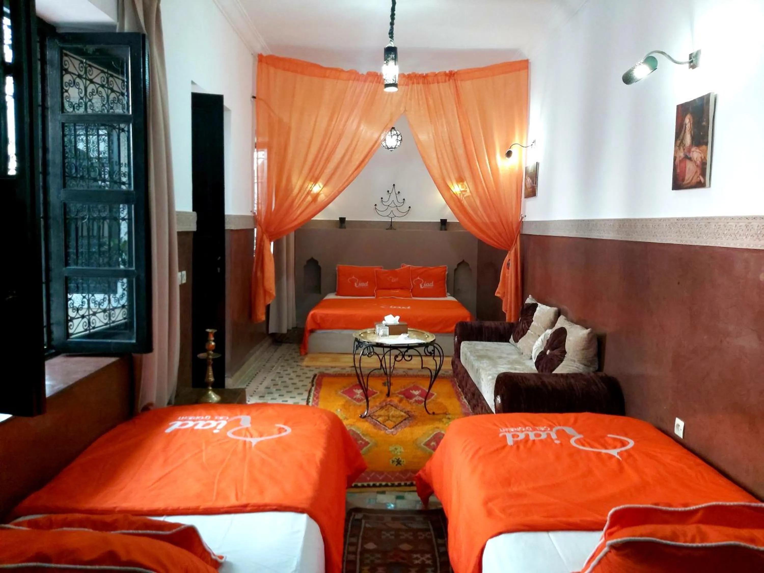Bed in Riad Ciel d'Orient