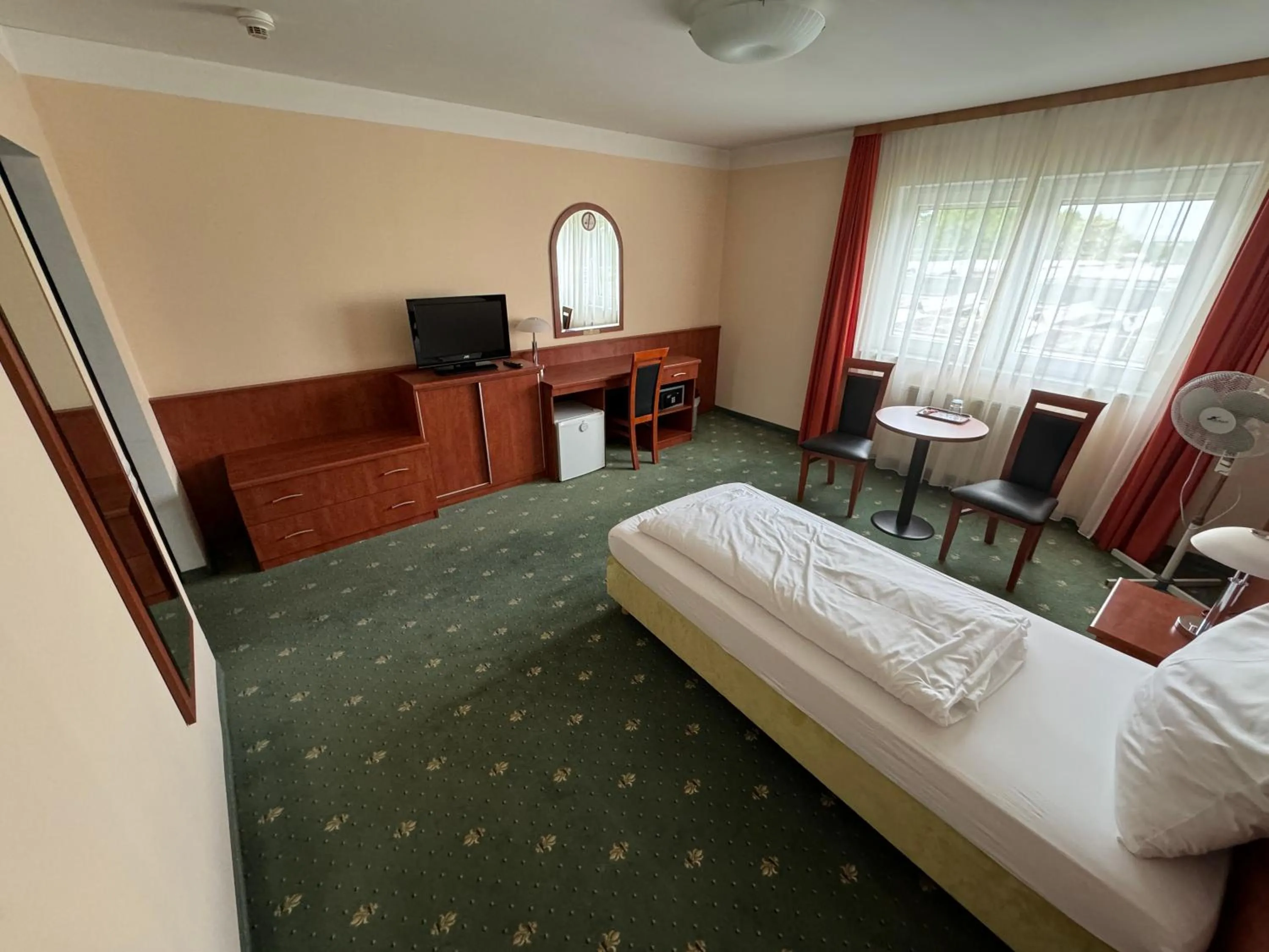 Bed in Hotel Breitenlee