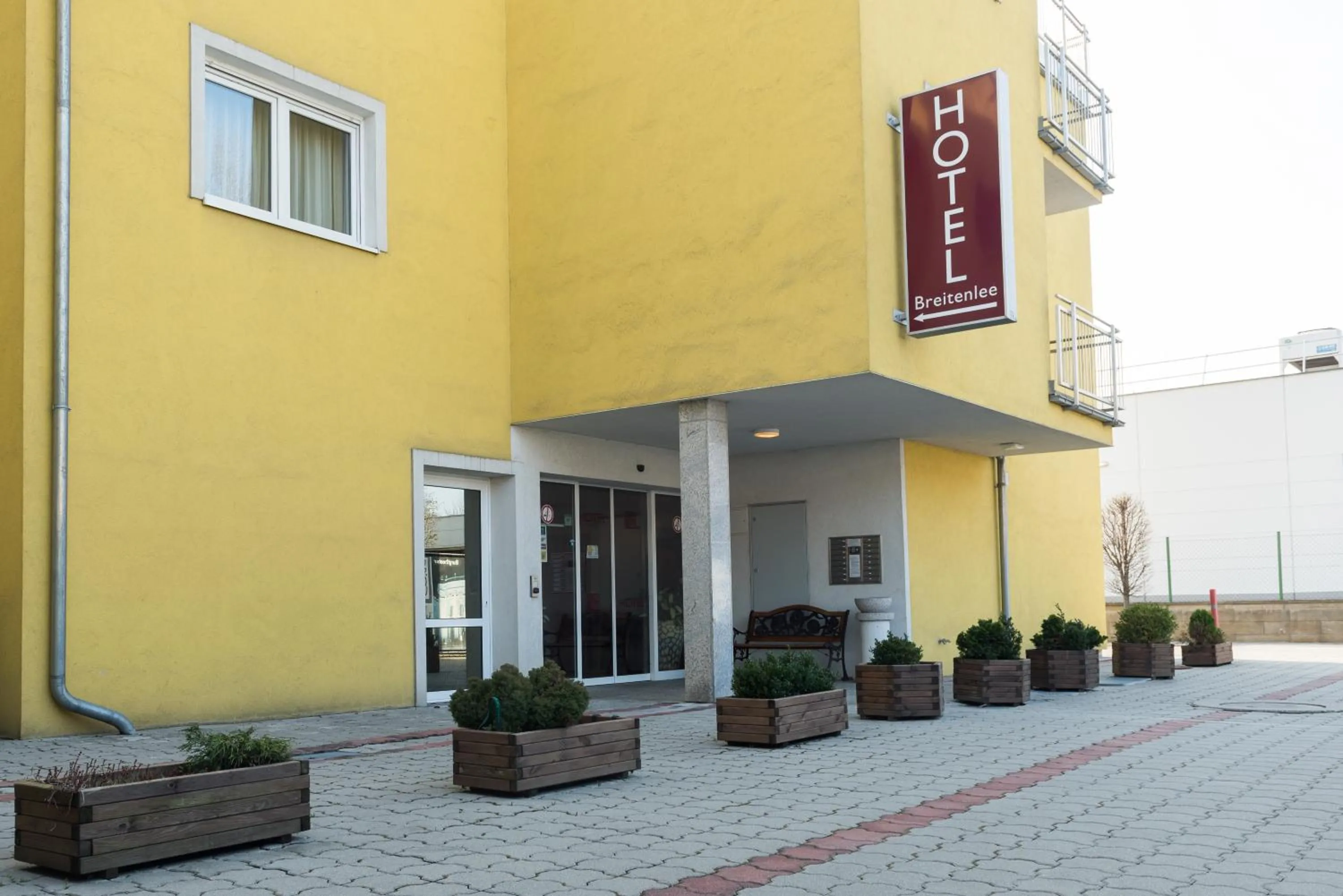 Facade/entrance in Hotel Breitenlee