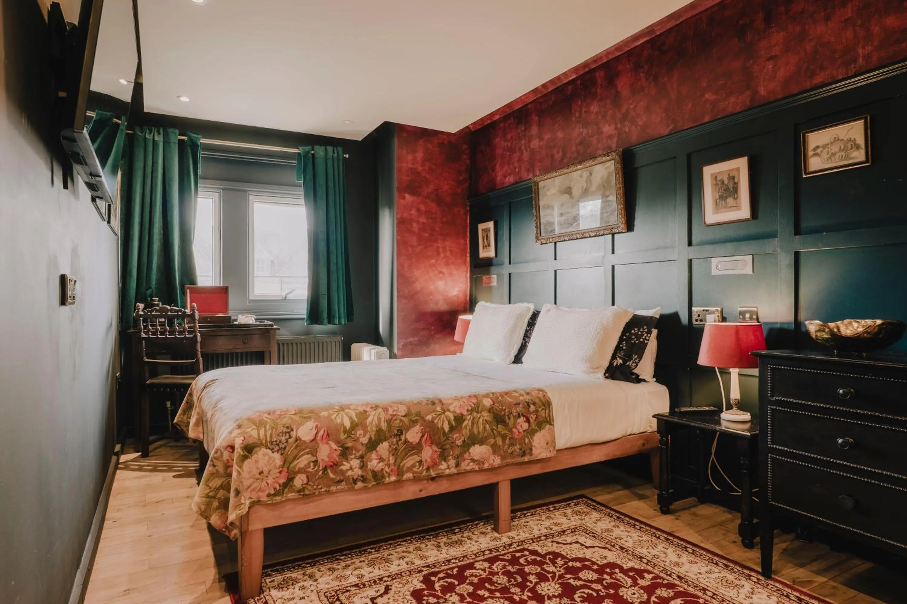 Bedroom, Bed in The Galaxie