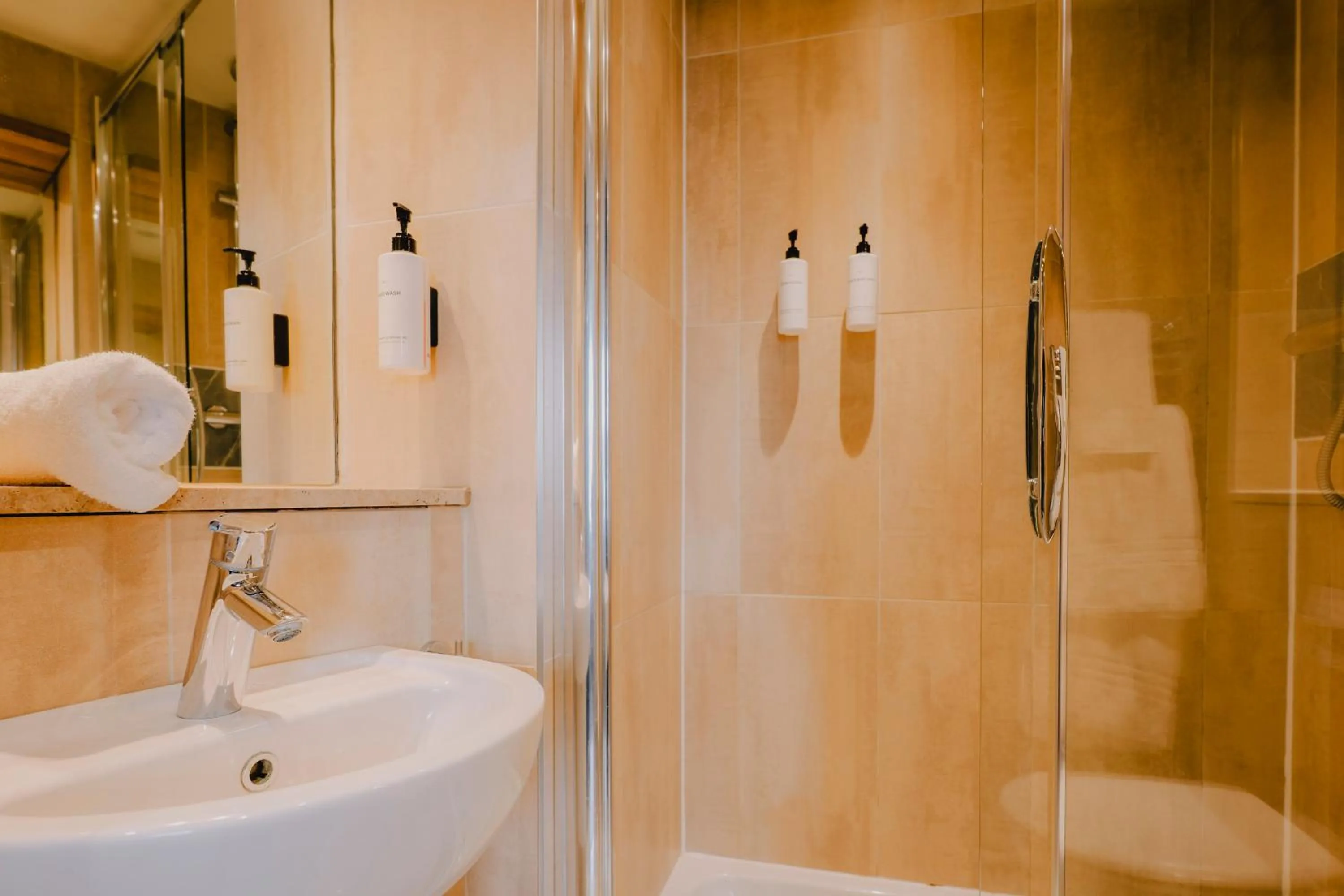 Bathroom in The Galaxie