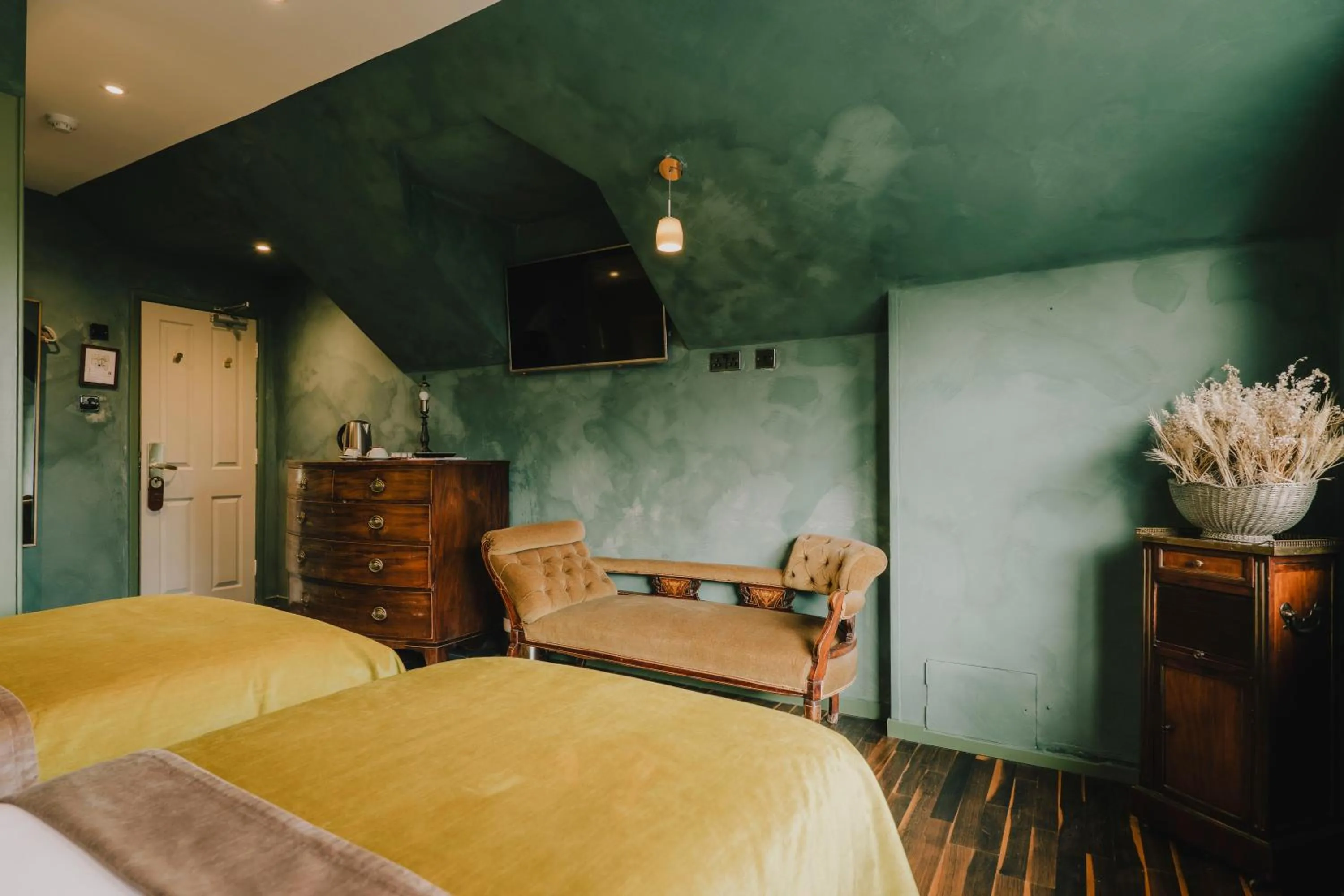 Bedroom, Bed in The Galaxie