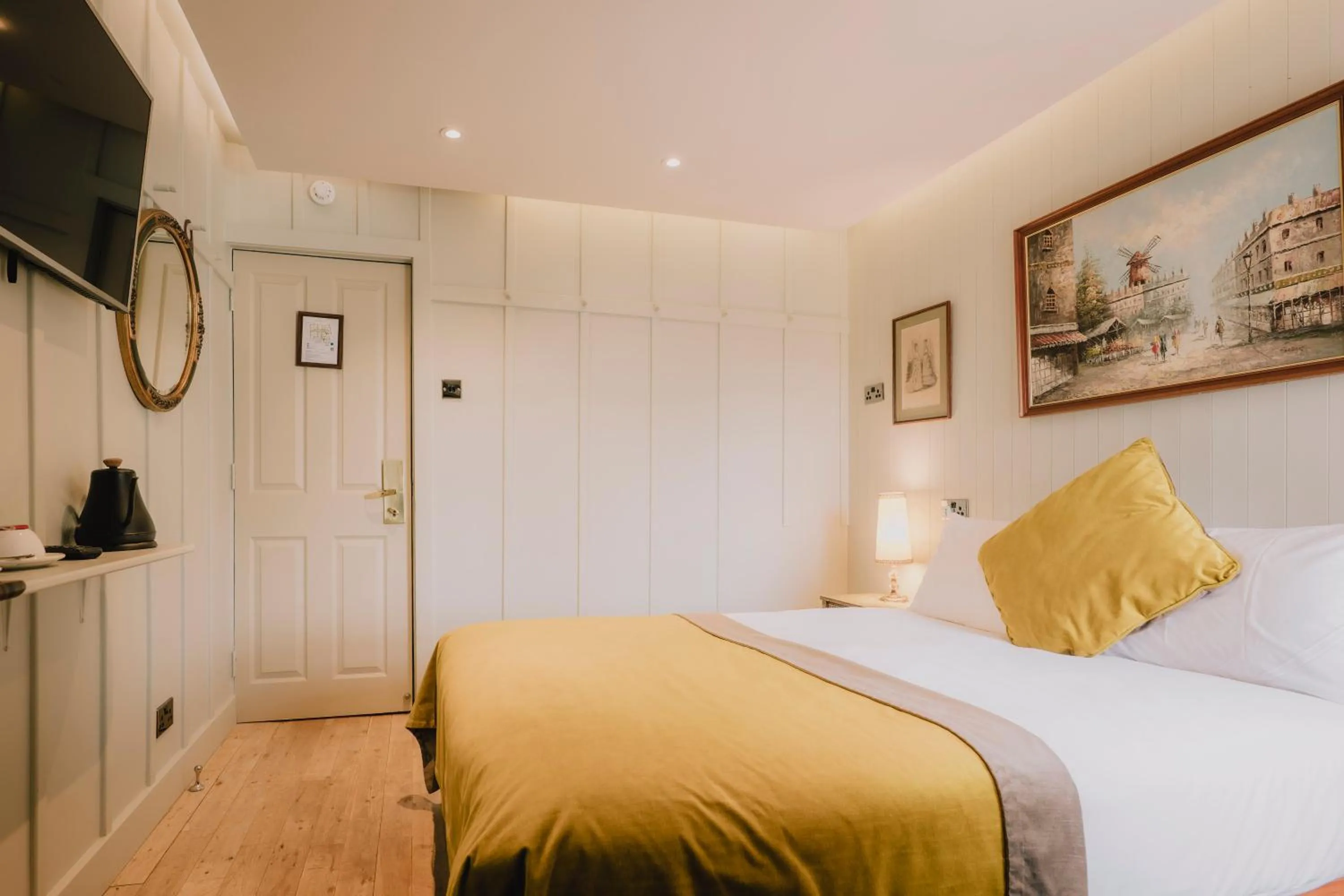 Bedroom, Bed in The Galaxie