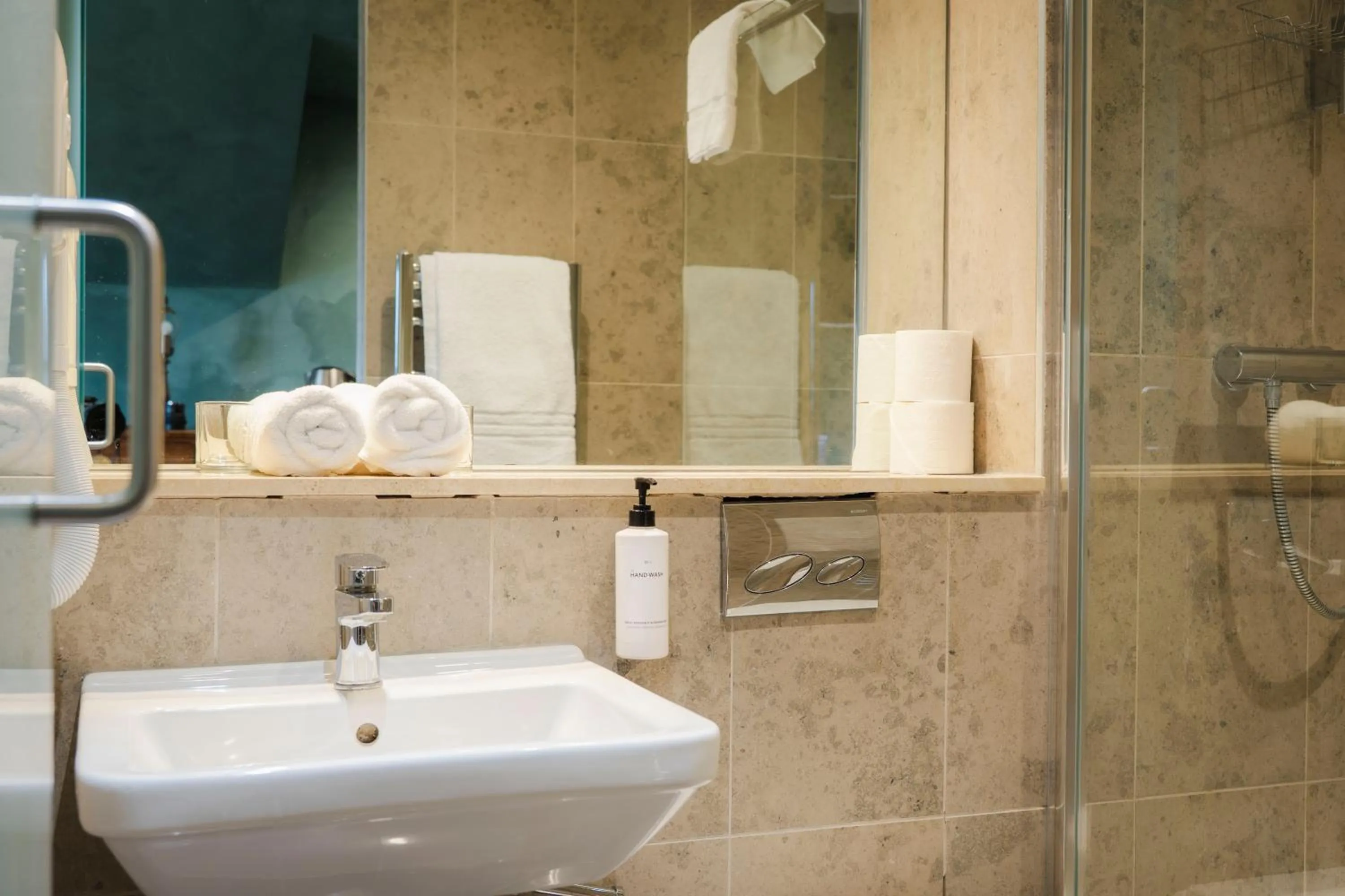 Bathroom in The Galaxie