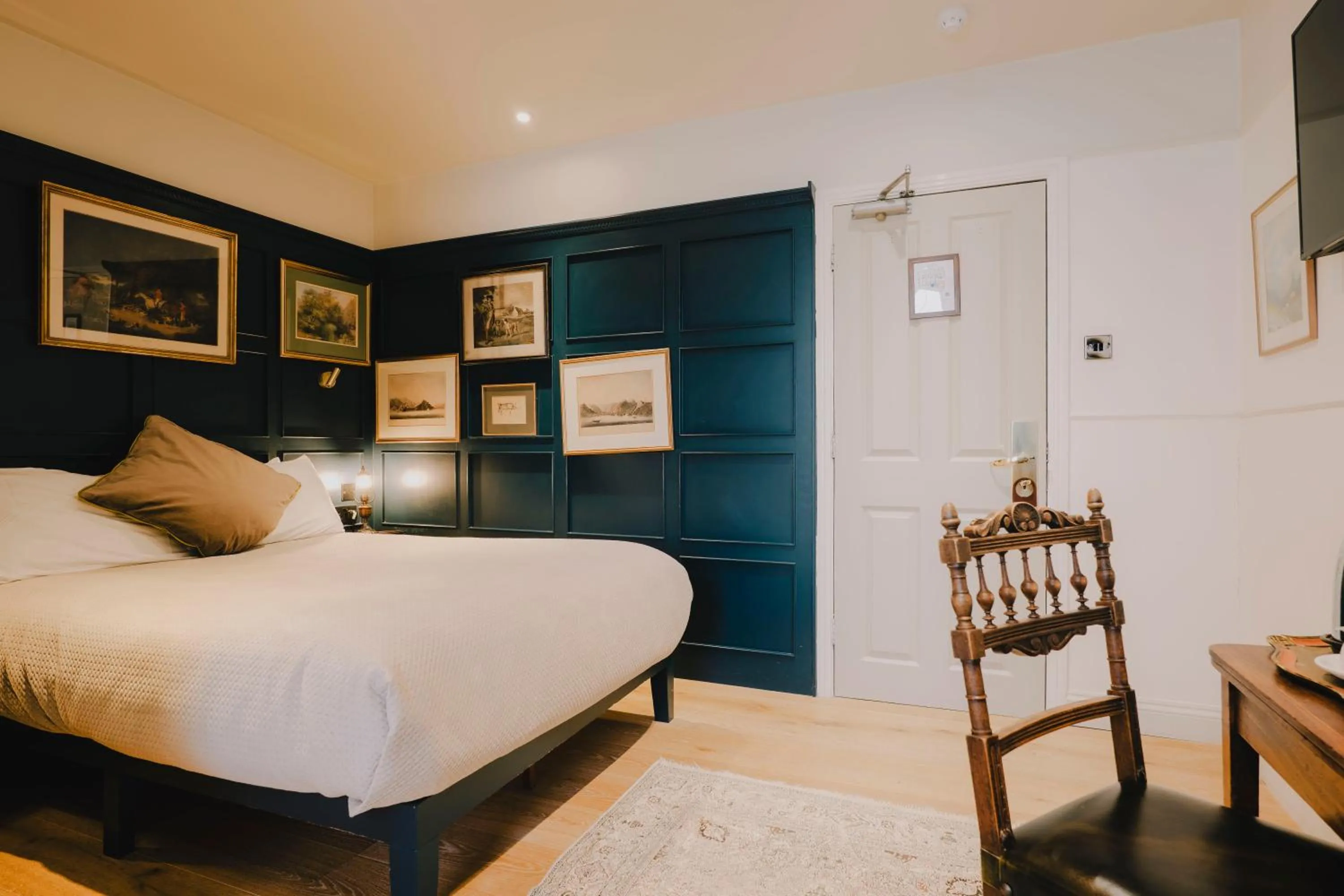 Bedroom, Bed in The Galaxie