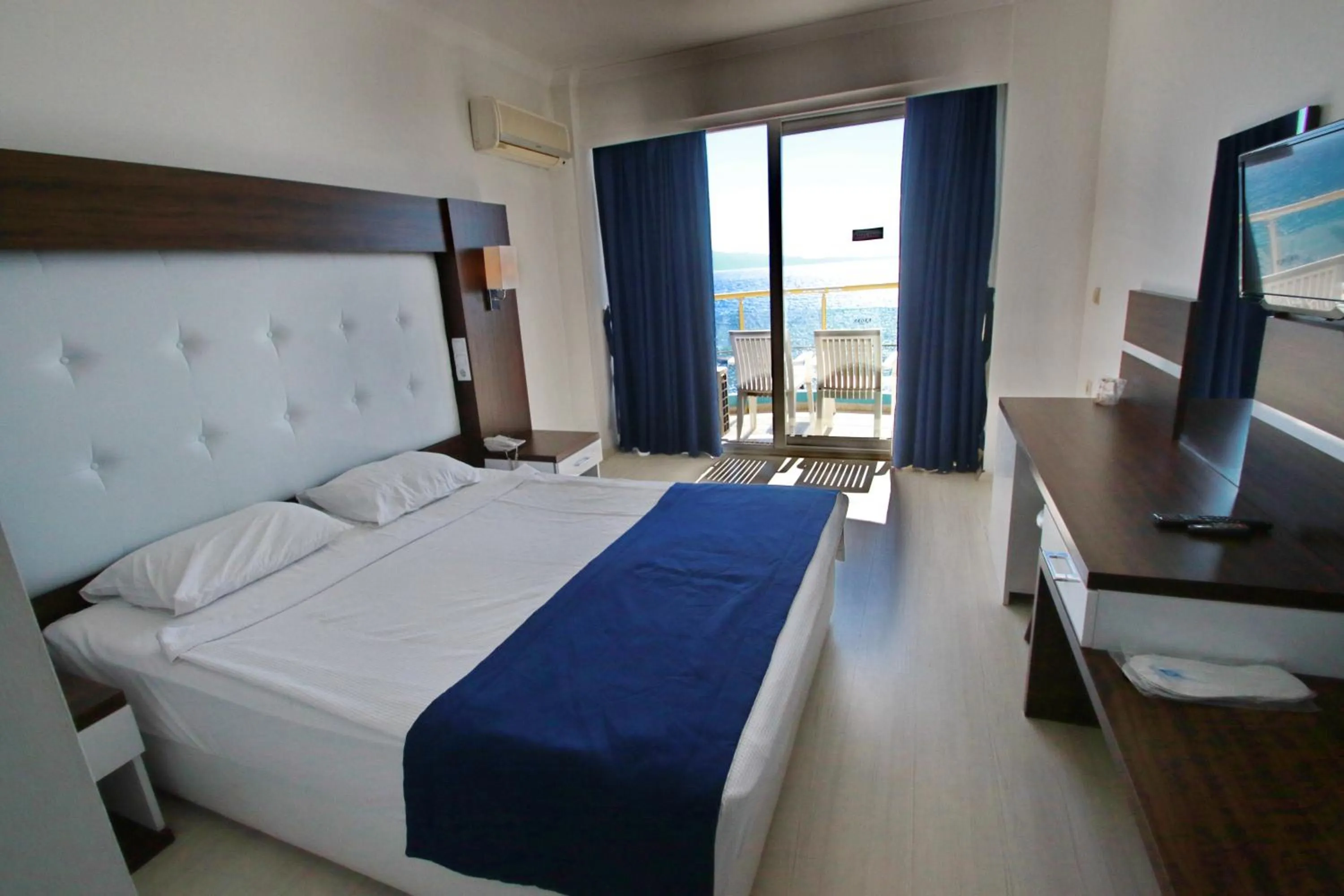 Photo of the whole room, Bed in Arora Hotel