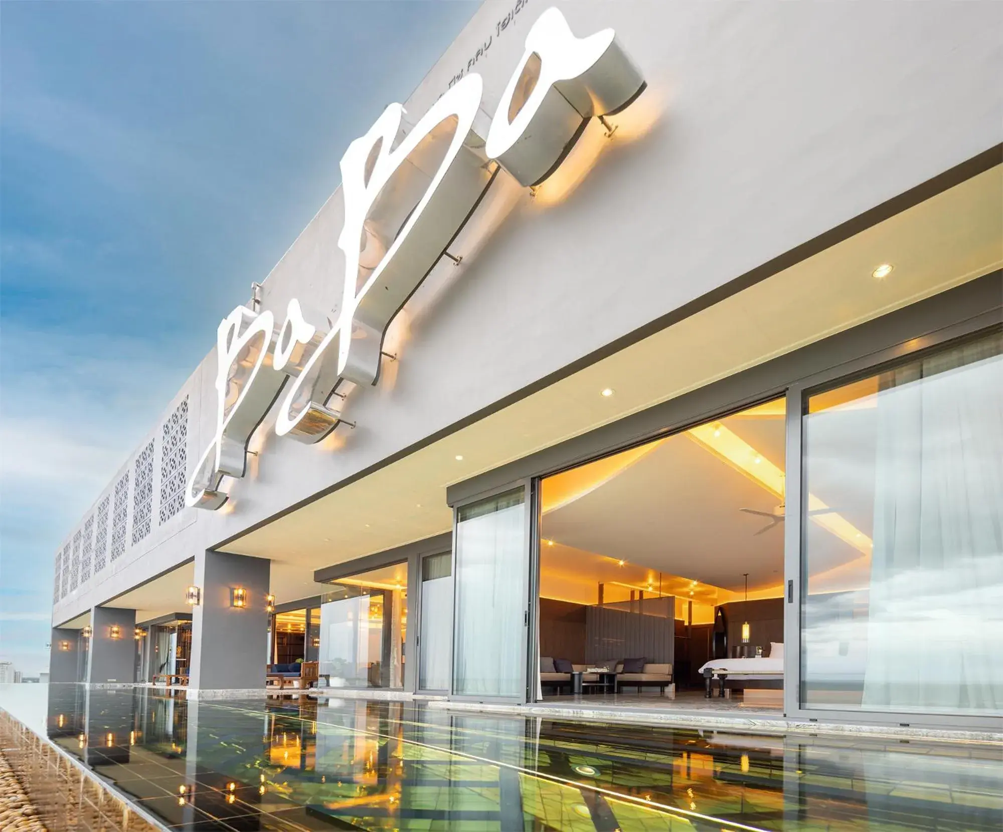 Swimming pool in Baba Beach Club Hua Hin Luxury Pool Villa by Sri panwa Swimming pool in Baba Beach Club Hua Hin Luxury Pool Villa by Sri panwa