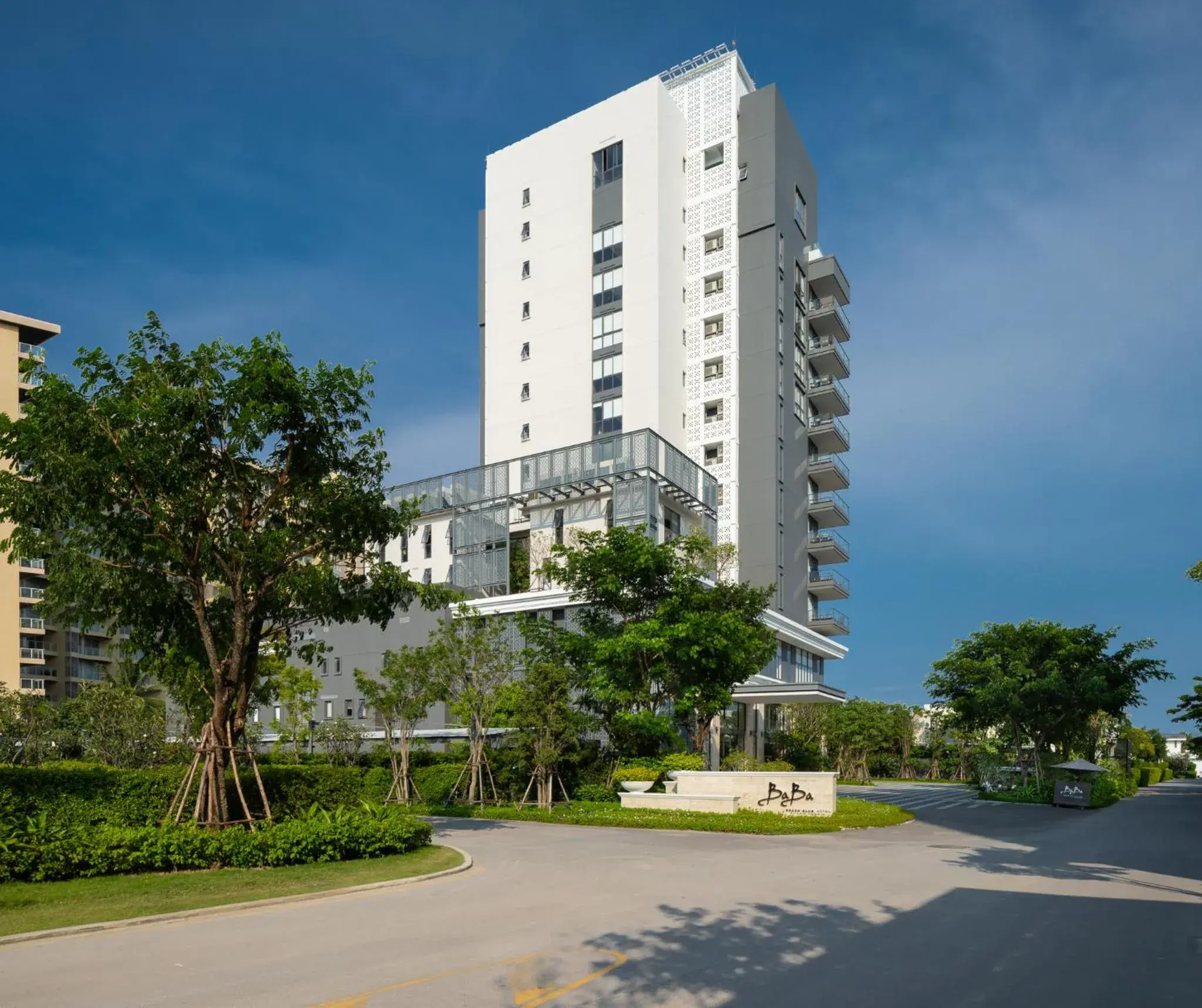 Property building in Baba Beach Club Hua Hin Luxury Pool Villa by Sri panwa Property building in Baba Beach Club Hua Hin Luxury Pool Villa by Sri panwa